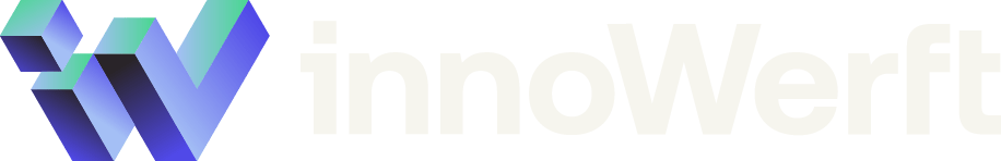 Logo von innoWerft mit einem stilisierten blauen und grünen Hexagon-Design