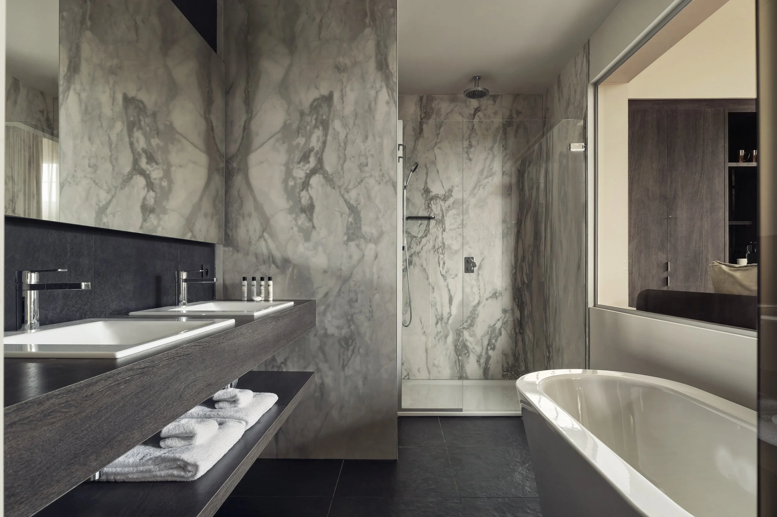 Terhills Hotel 1845.jpg