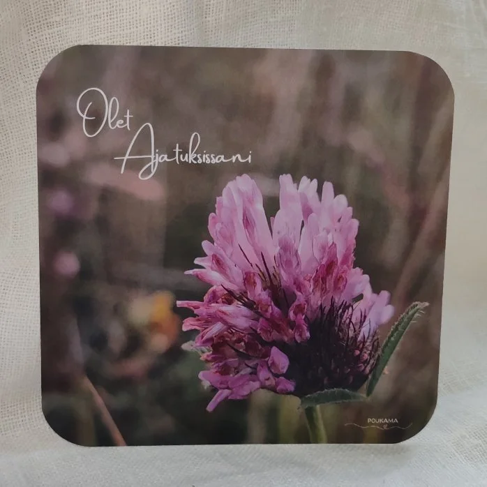 olet-ajatuksissani-runokortti-.jpg