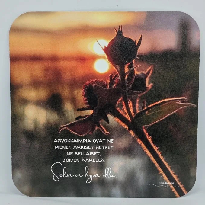 Sielun on hyvä olla - runokortti 14x14cm