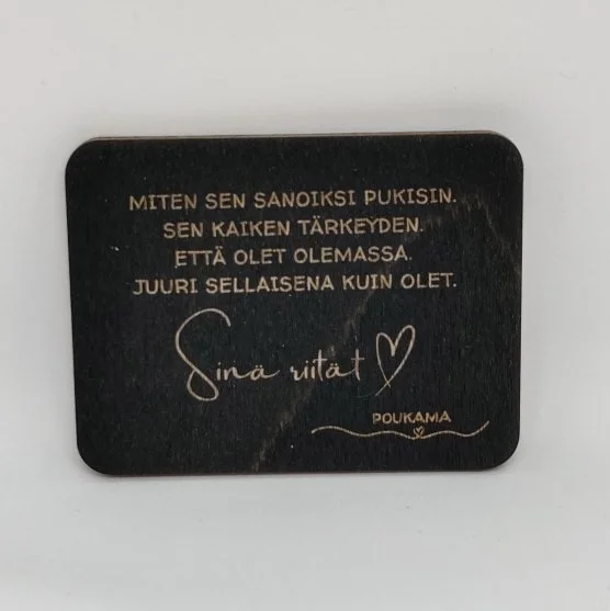 sina-riitat-magneetti-musta.jpg