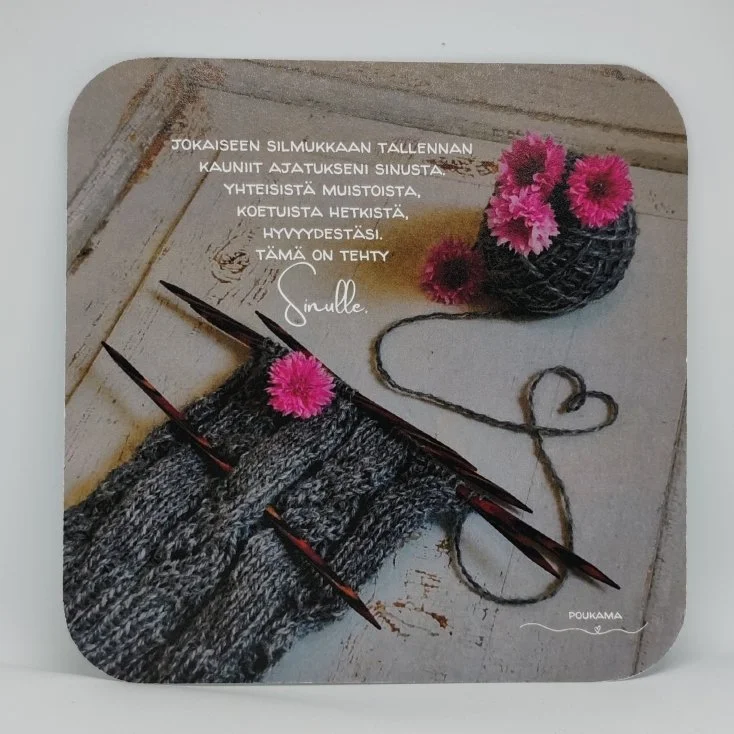 jokaiseen-silmukkaan-runokortti.jpg