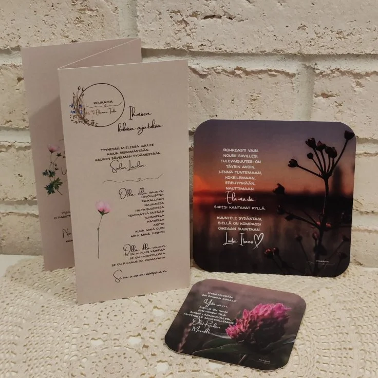 Poukaman korttituotteet Runovihkonen ja runokortit, joilla voit ilahduttaa arjessa ja juhlassa.