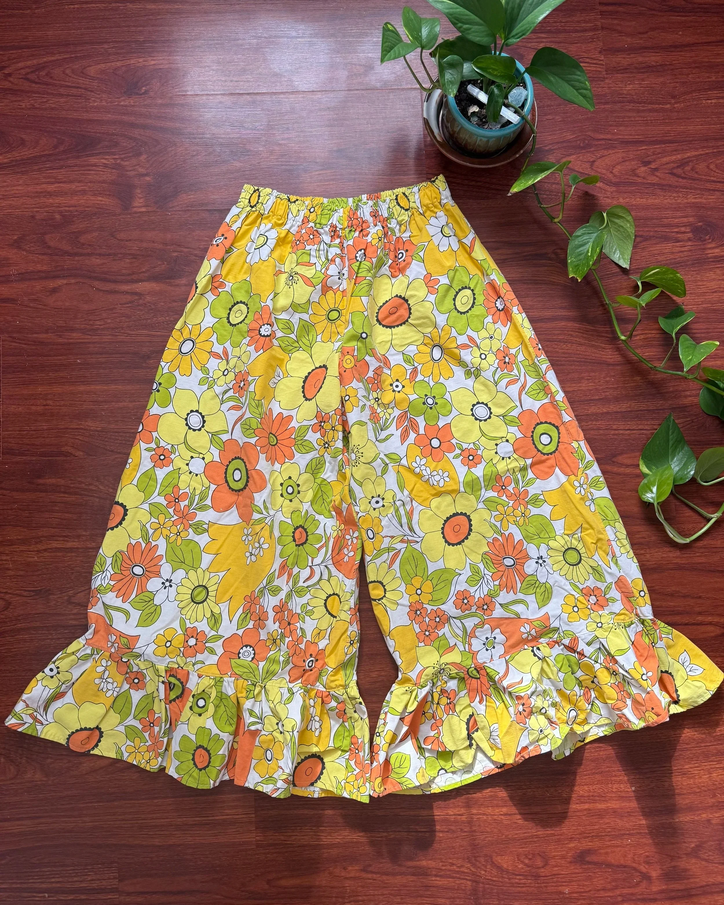 extra+wide+leg+pants+w+ruffle+70s+floral+.jpg