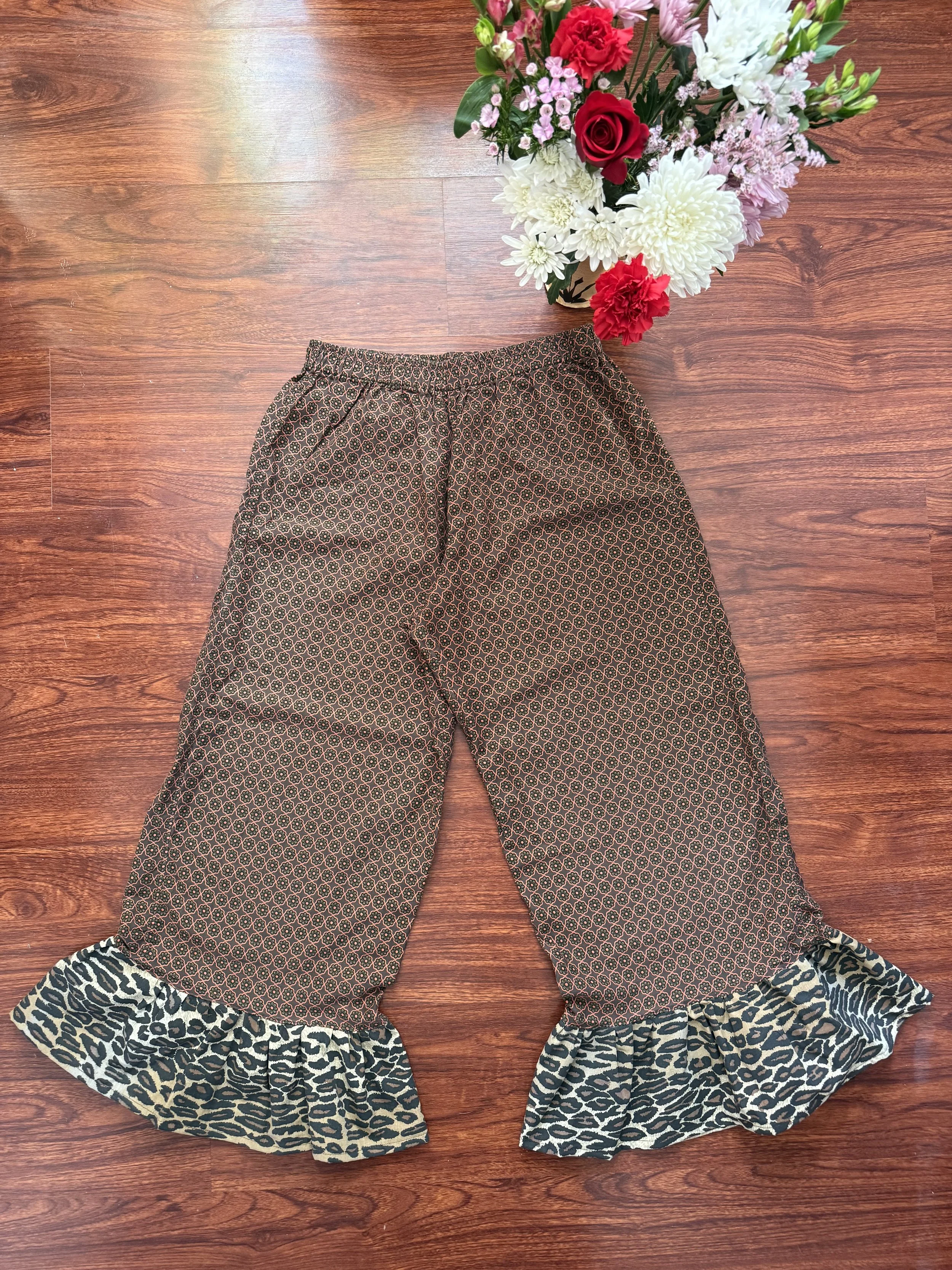 wide leg pants w ruffle