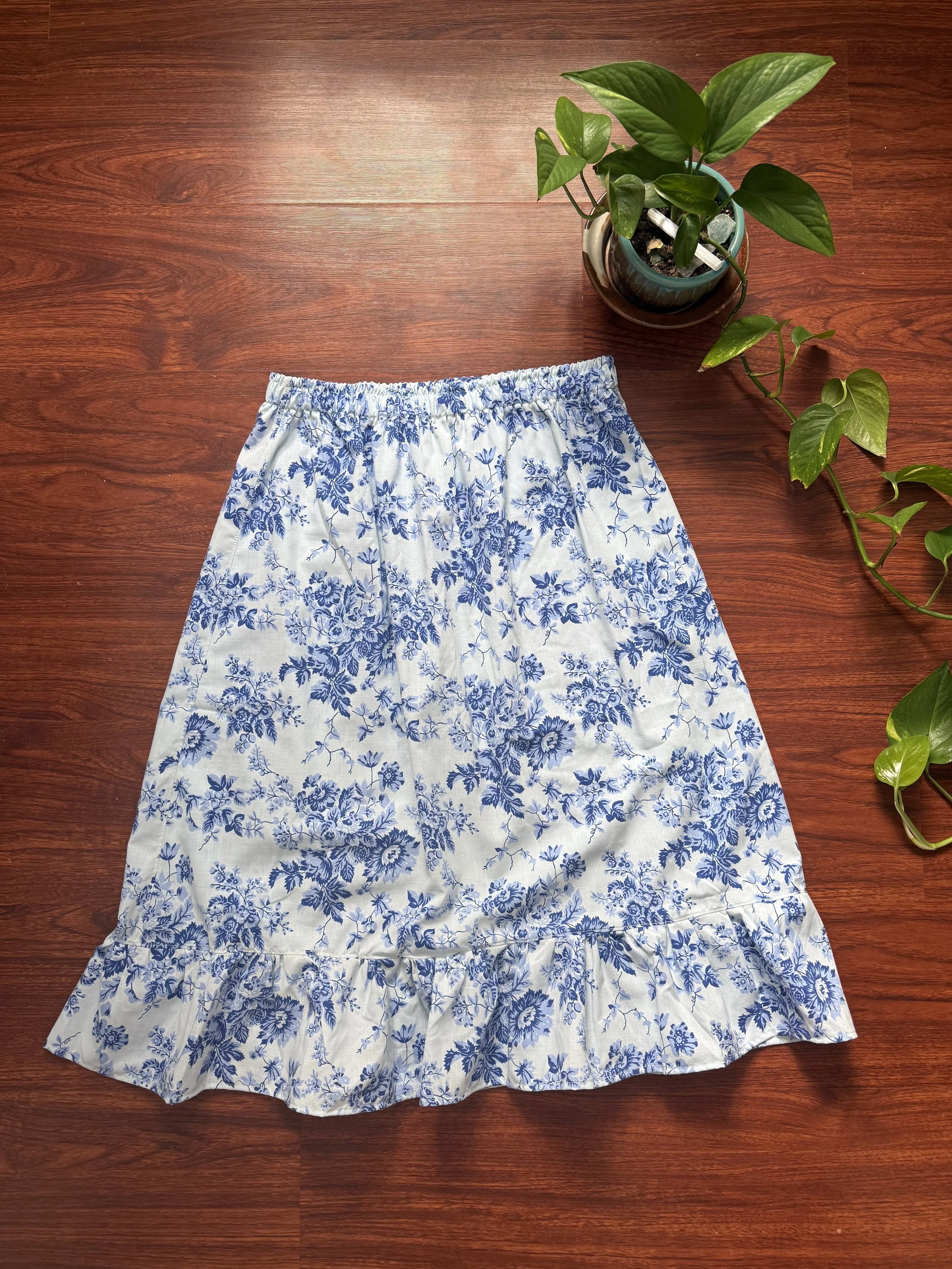 flowy skirt with ruffle