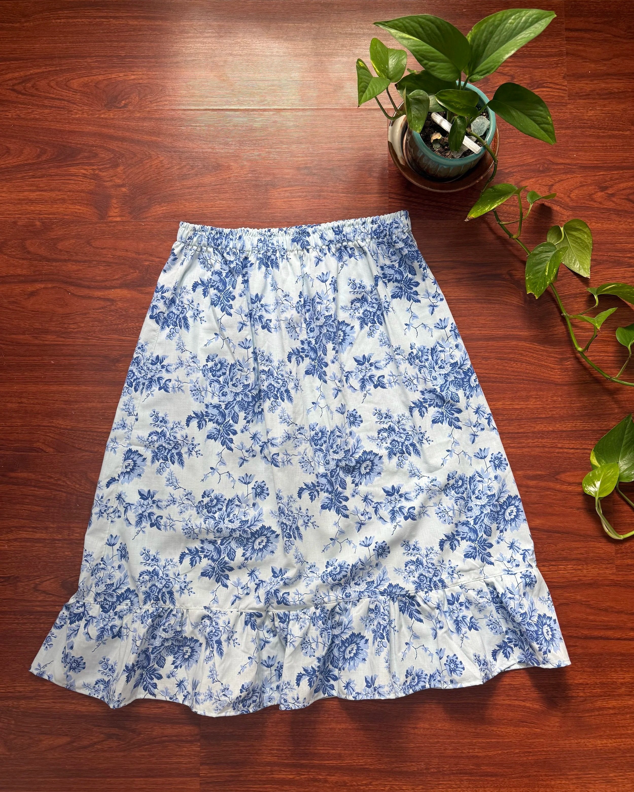 skirt+with+ruffle+blue+floral+.jpg
