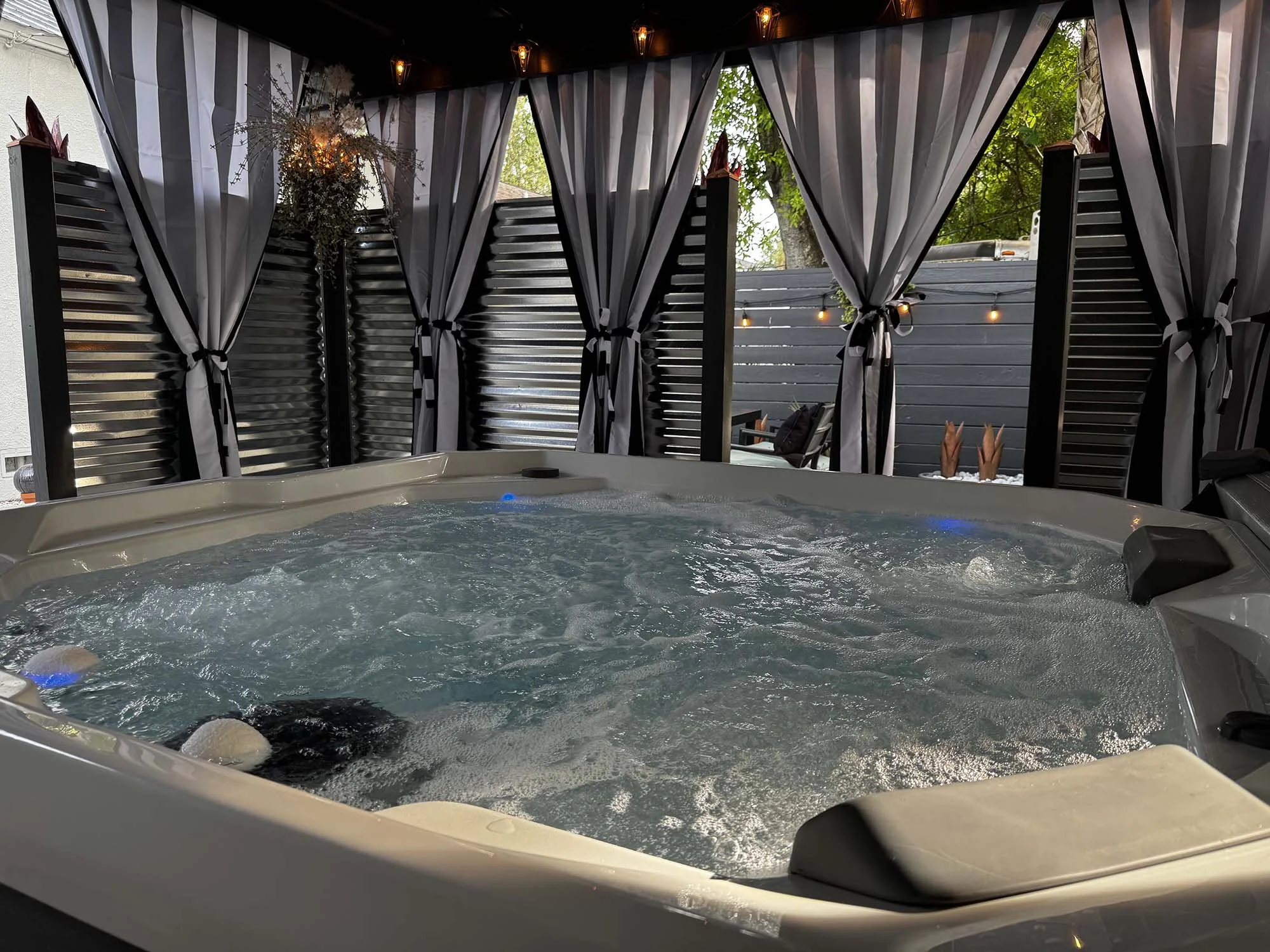 Saltwater Jacuzzi Tub at the Dun Dapple Cottage