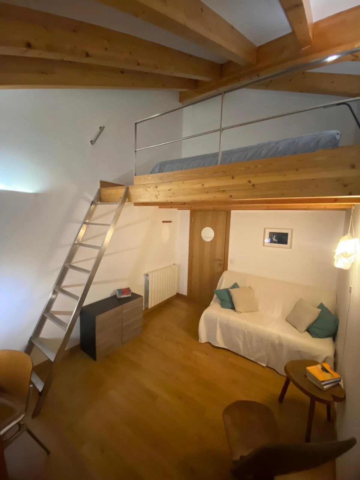 Double room with shared bathroom