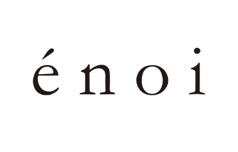 The word "énoi" written in black lowercase letters with an accent on the "e".
