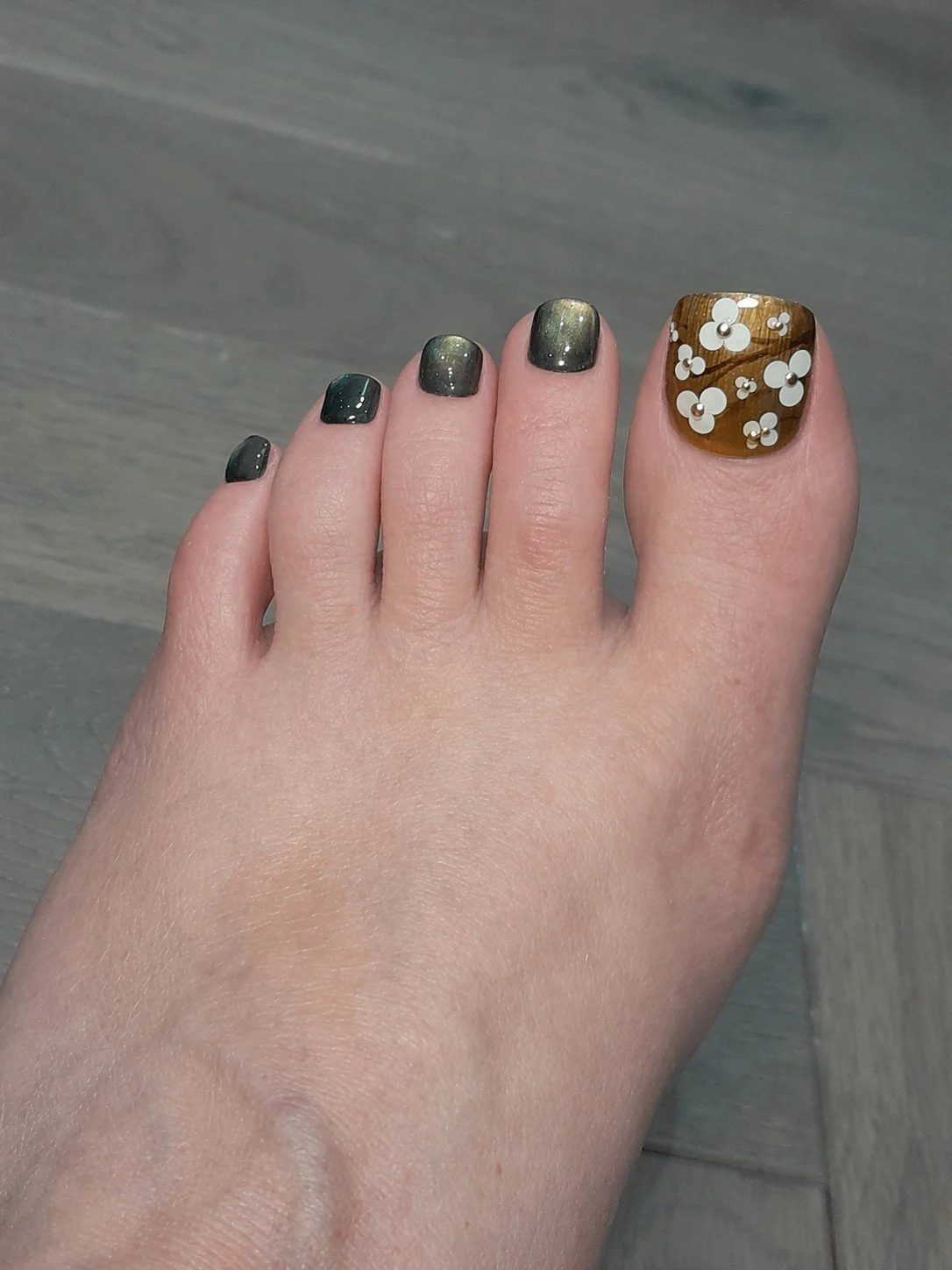 Blossom toes.jpeg