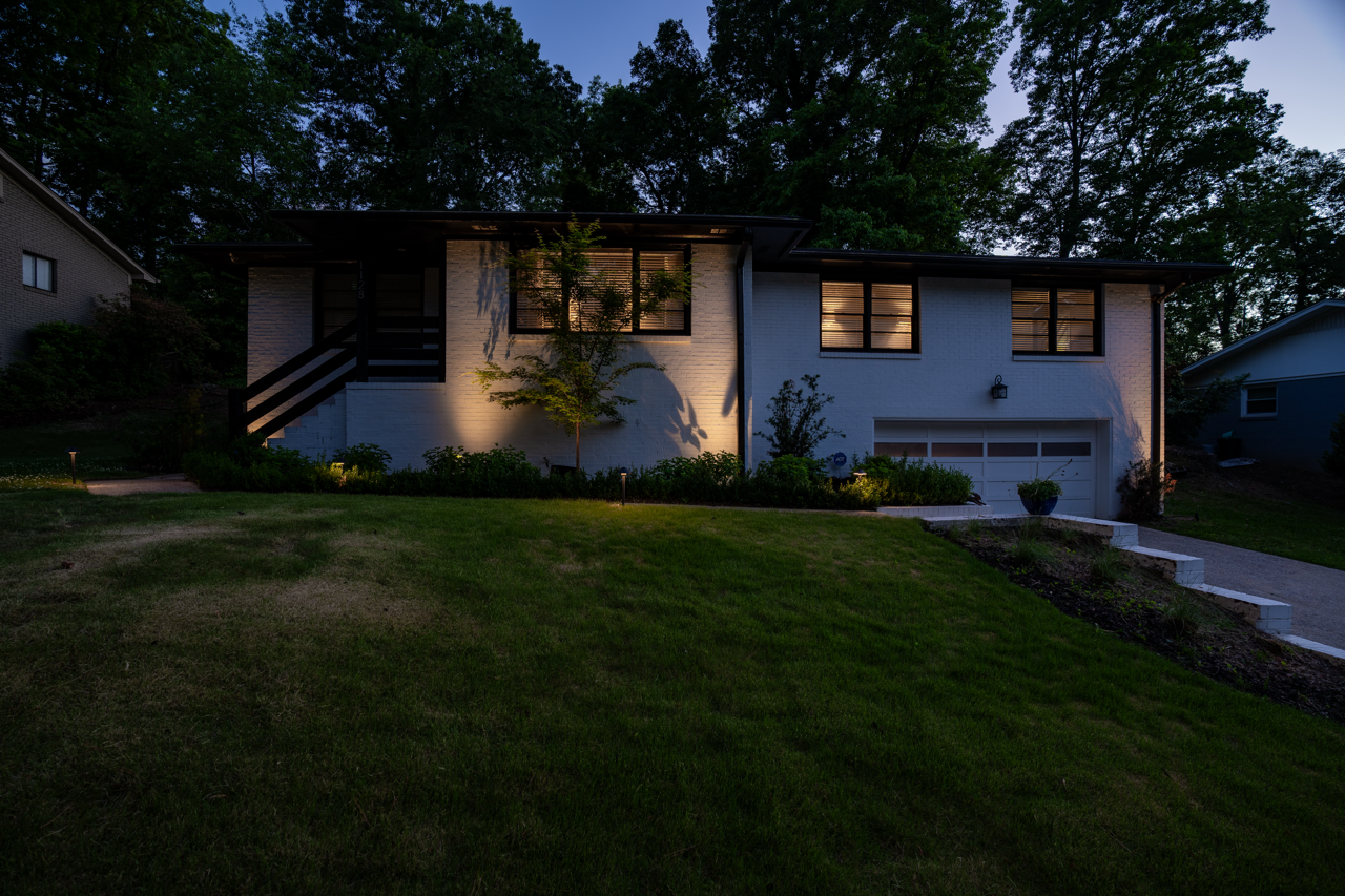 House lighting company North Atlanta. Permanent outdoor lights. Outdoor lighting idea