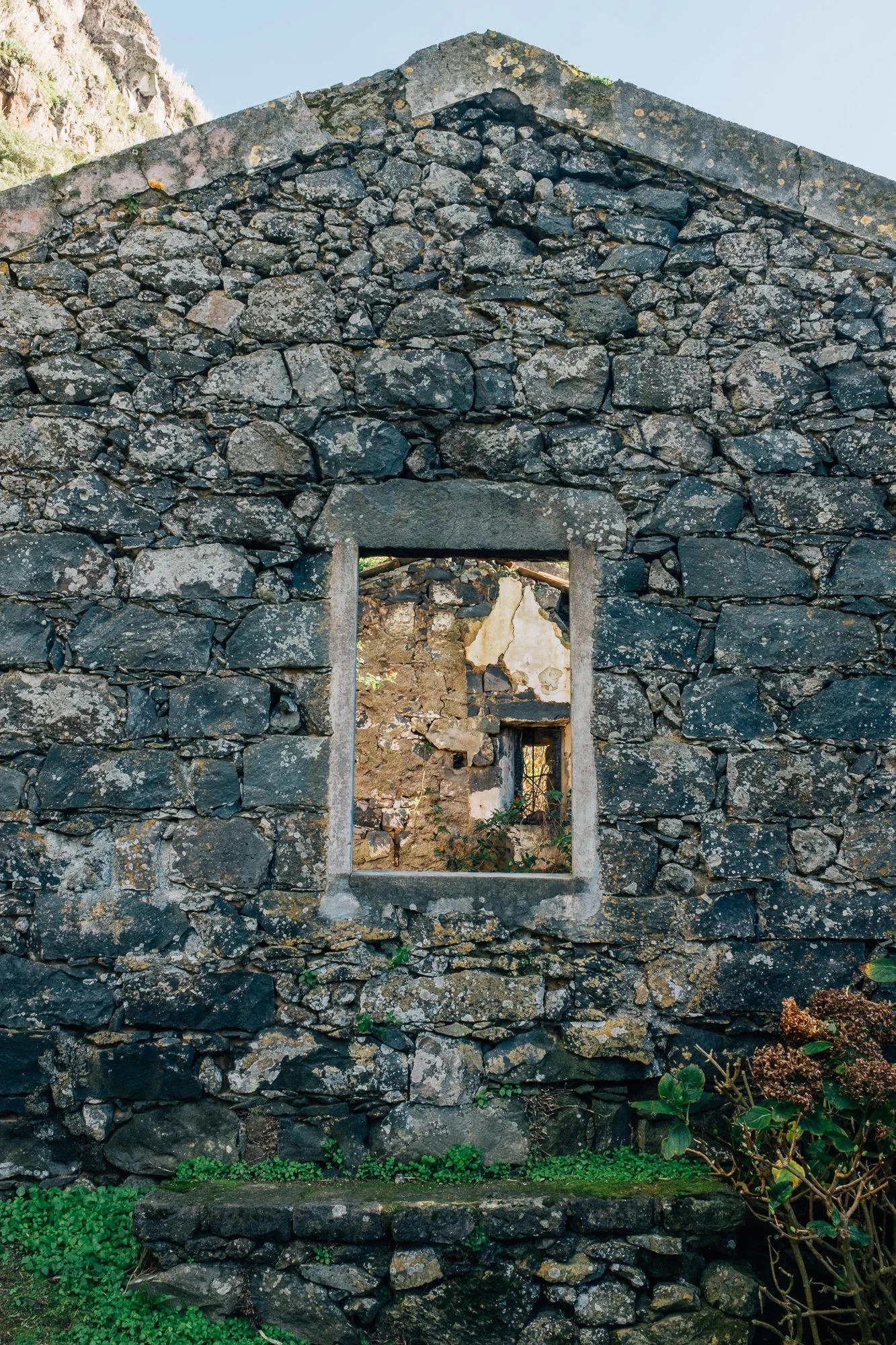 Along Rocha da Relva trail