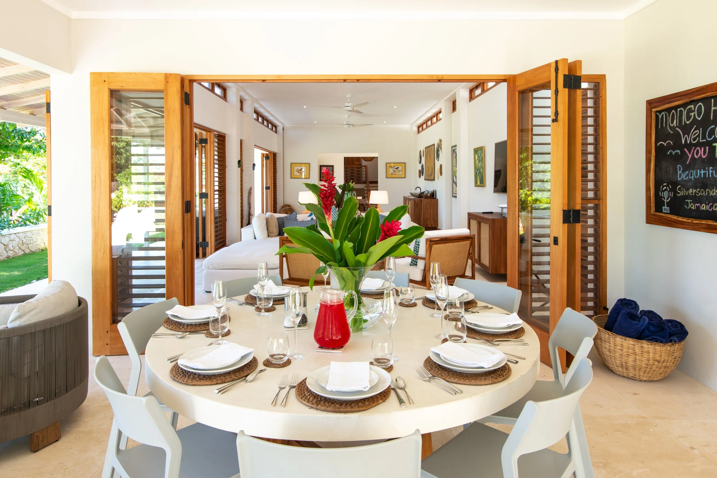 Outdoor Breakfast Area