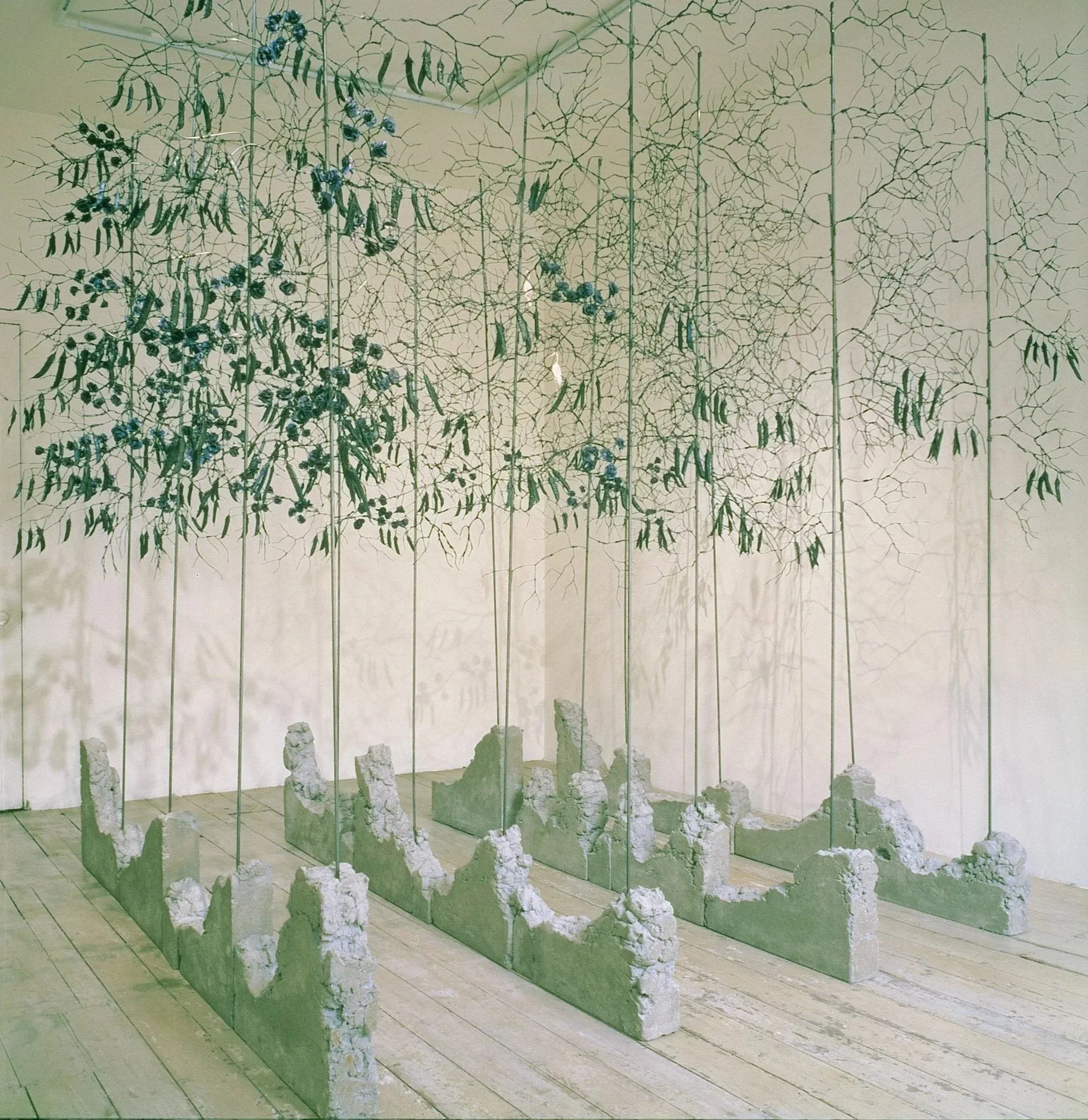  
DAPHNE WRIGHT 
 Nonsense and Death, 1998  
 
Tinfoil, wire, paint and audio