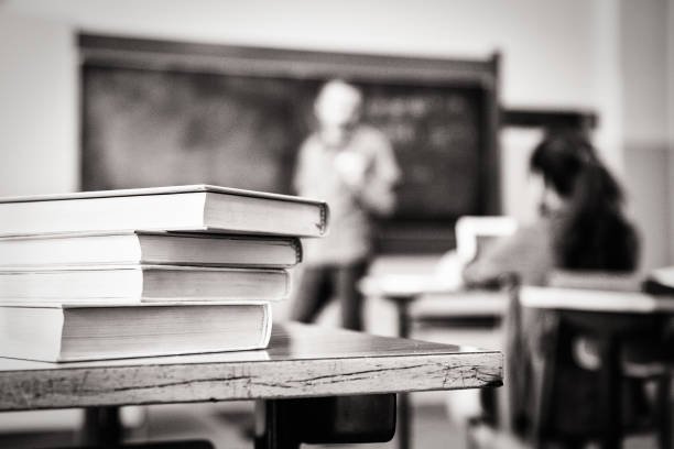 The art and science of pracademia