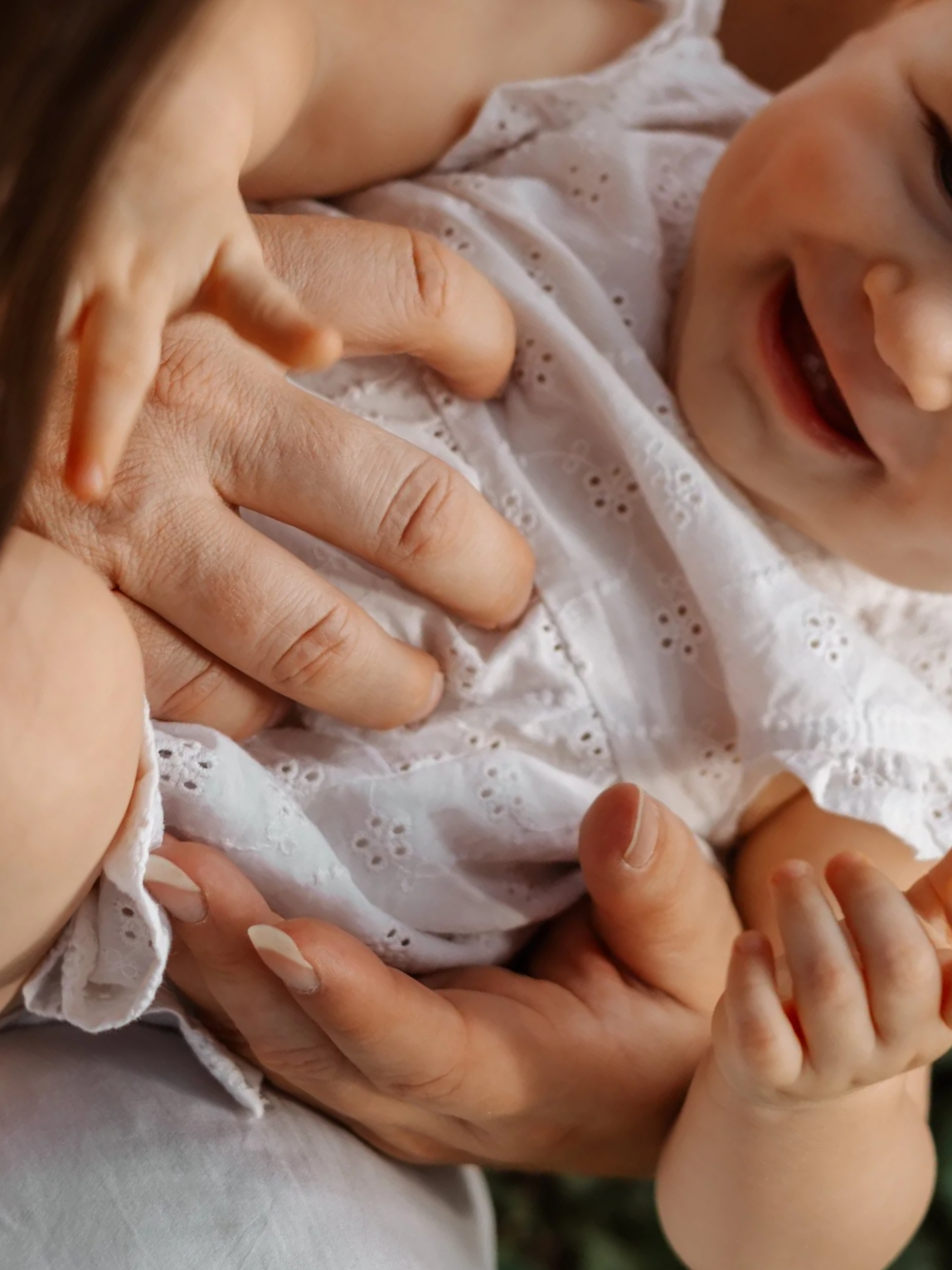 séance photo en extérieur mère et bébé