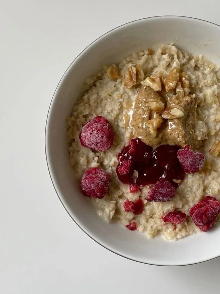 PB + J OVERNIGHT OATS 