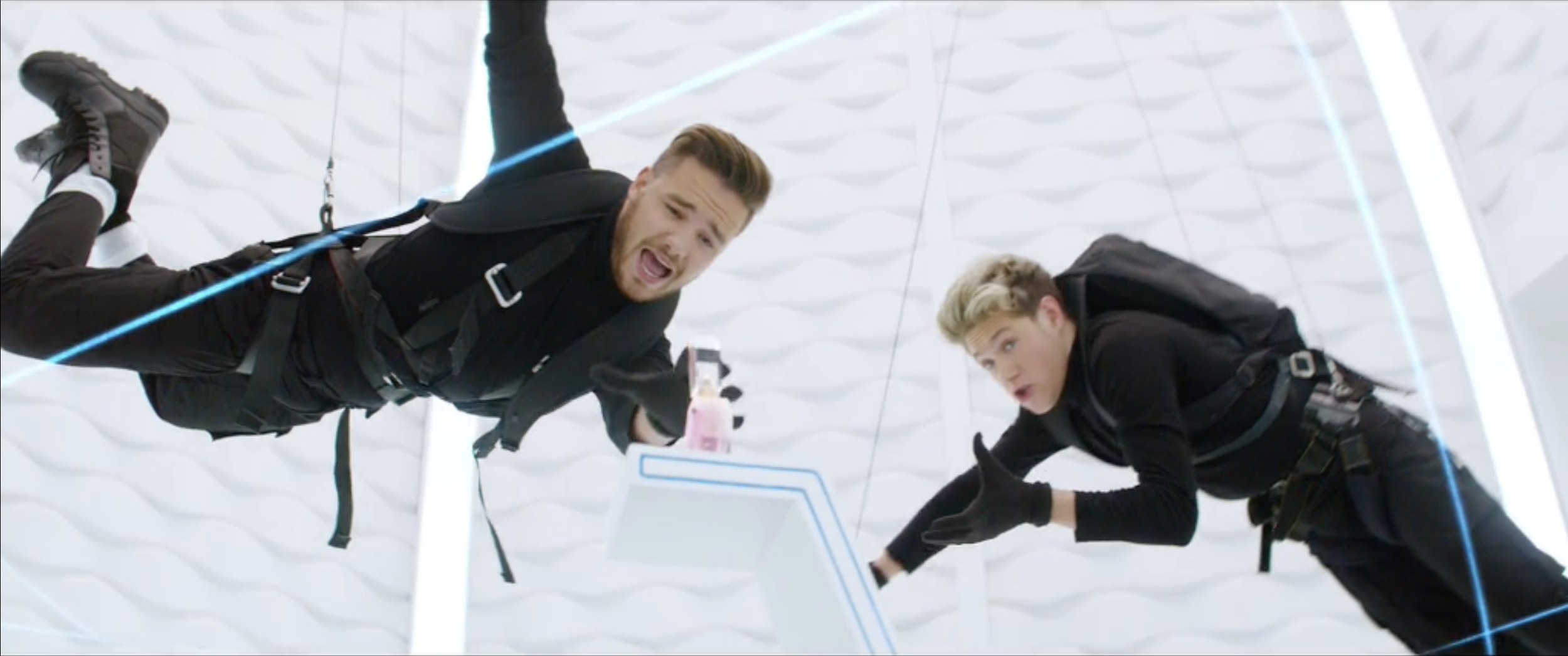 Callan-Green-acs-nzcs-director-of-photography-ONE-DIRECTION-YOU-&-I-TV-COMMERCIAL