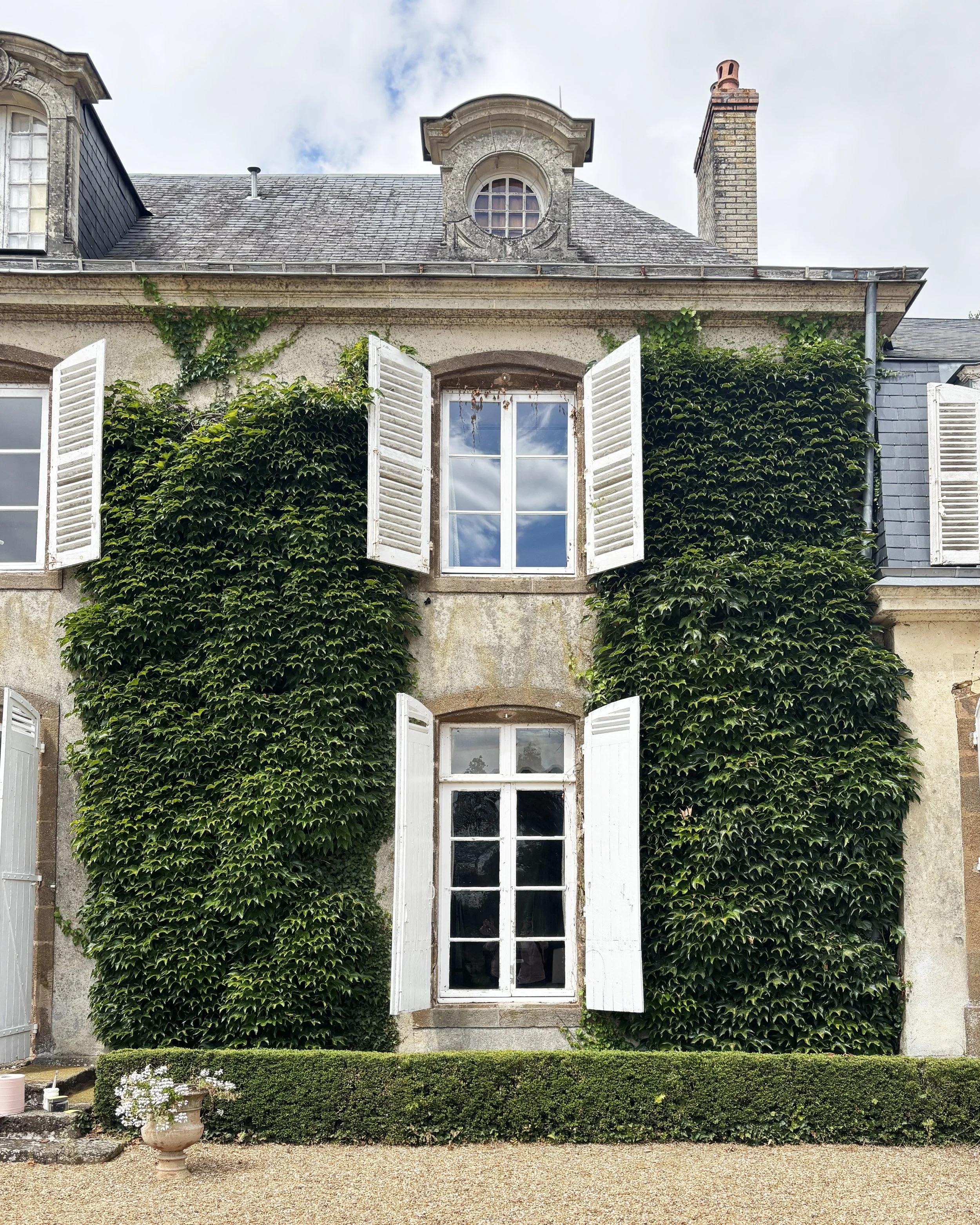 Fenêtre du bas avant transformation, fenêtre du haut après transformation