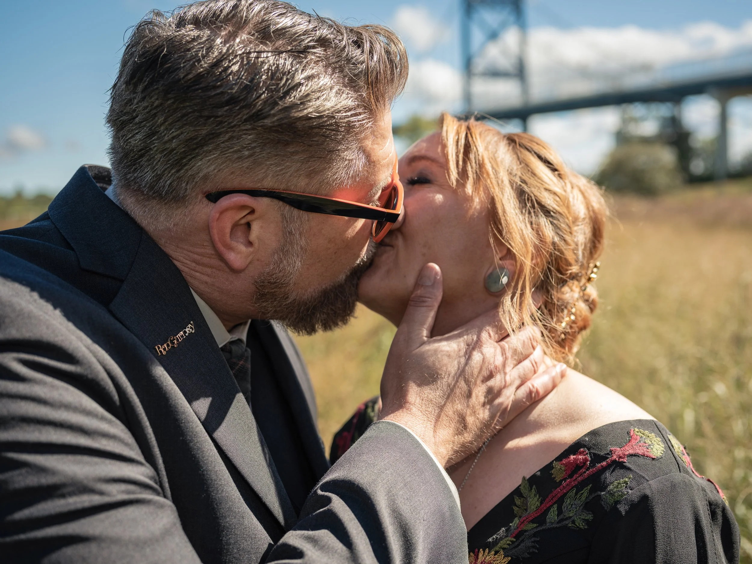 wedding kissing.jpg