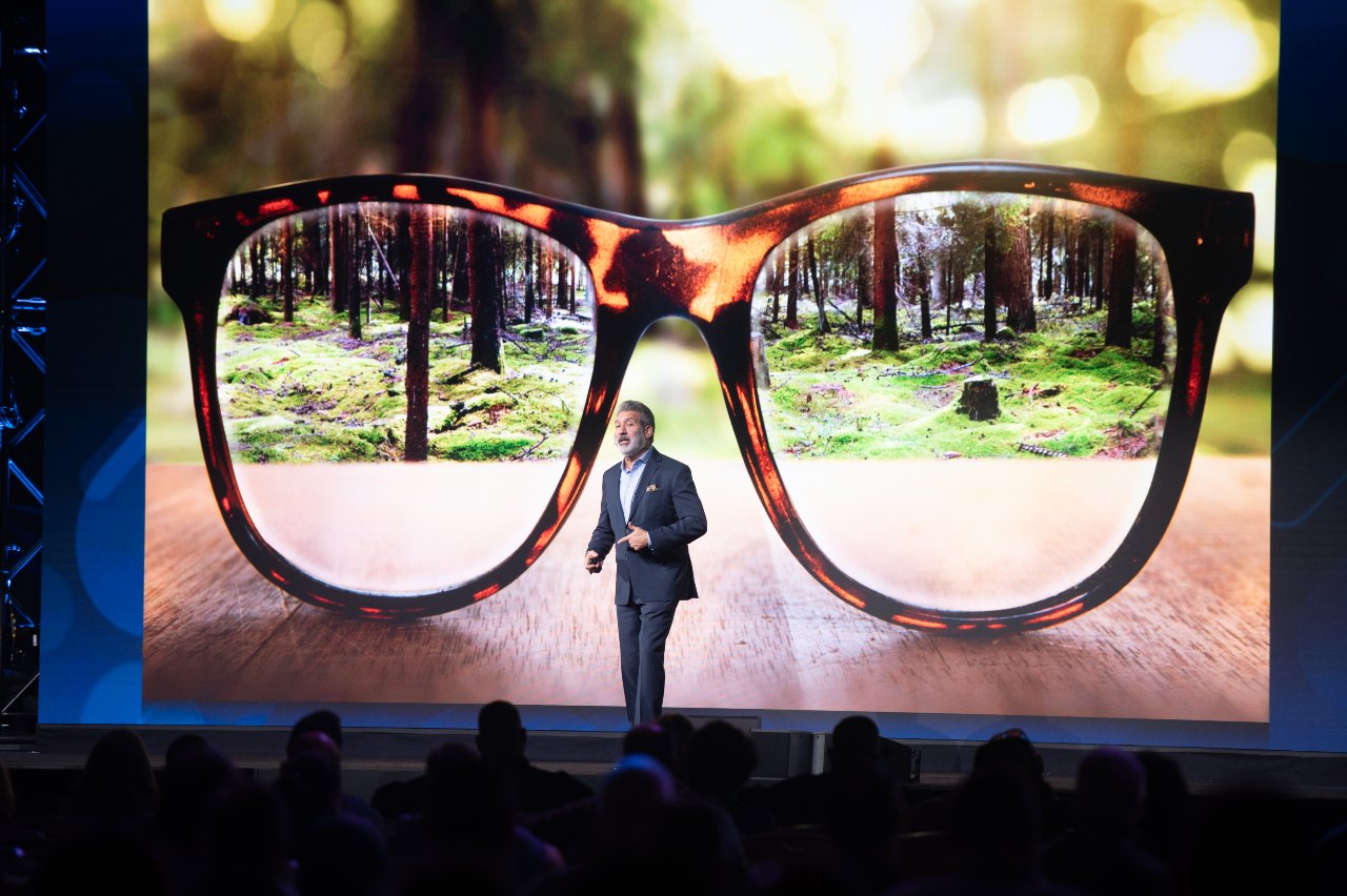 Speaking — customer experience keynote speaker David Avrin