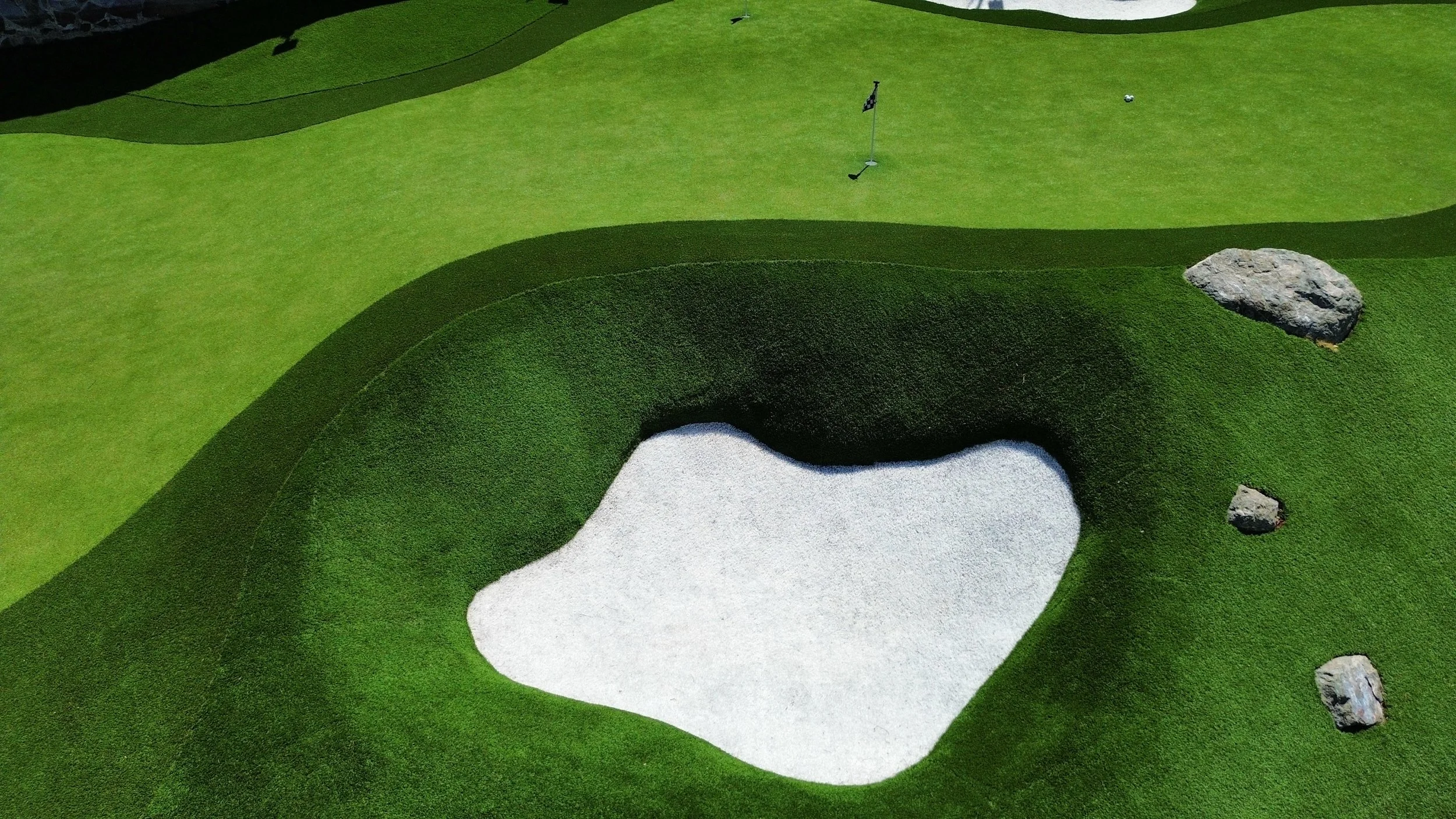 Professional Short Game Green with Realistic Ball Response.