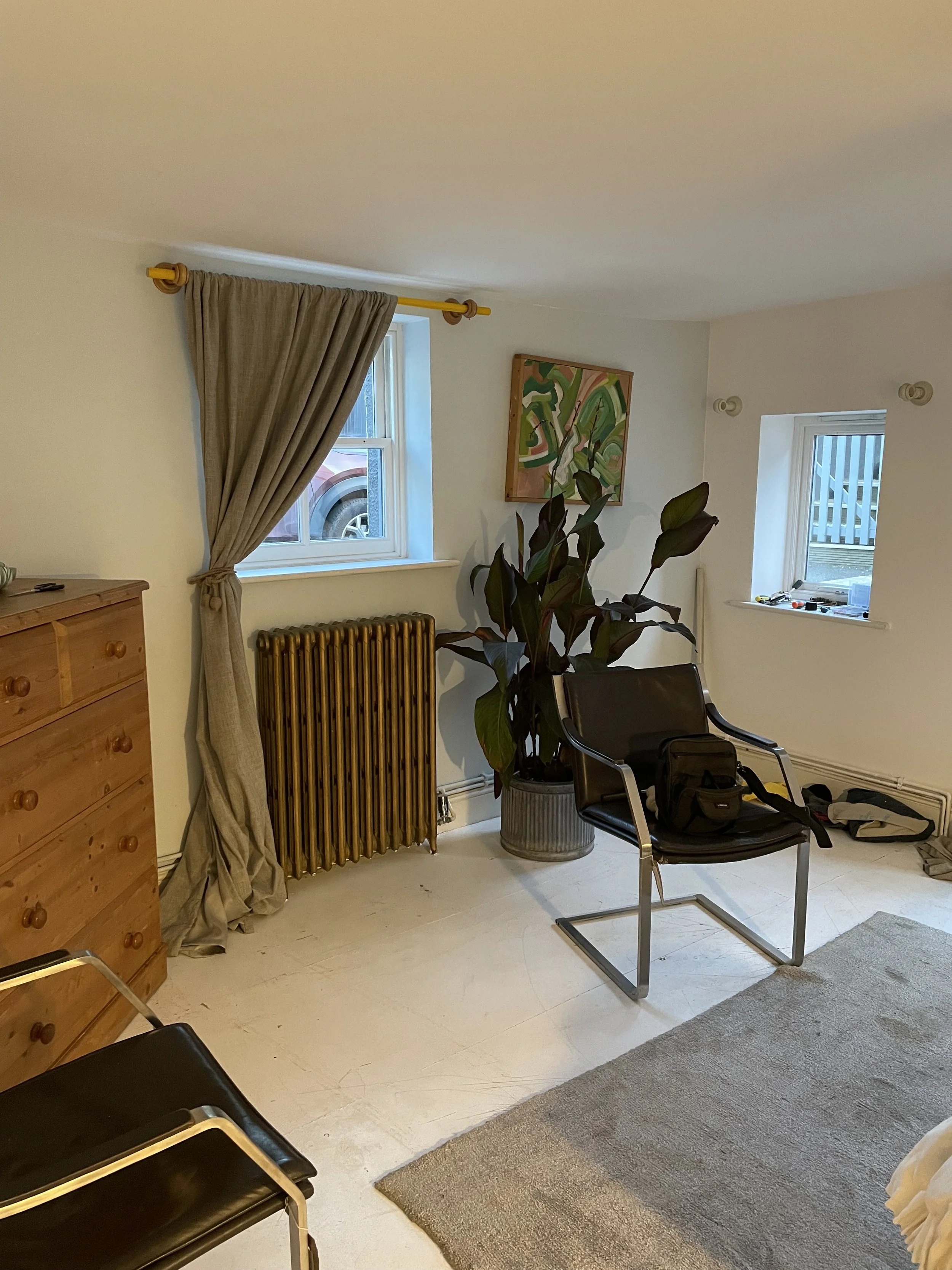 Before apartment sitting room edit