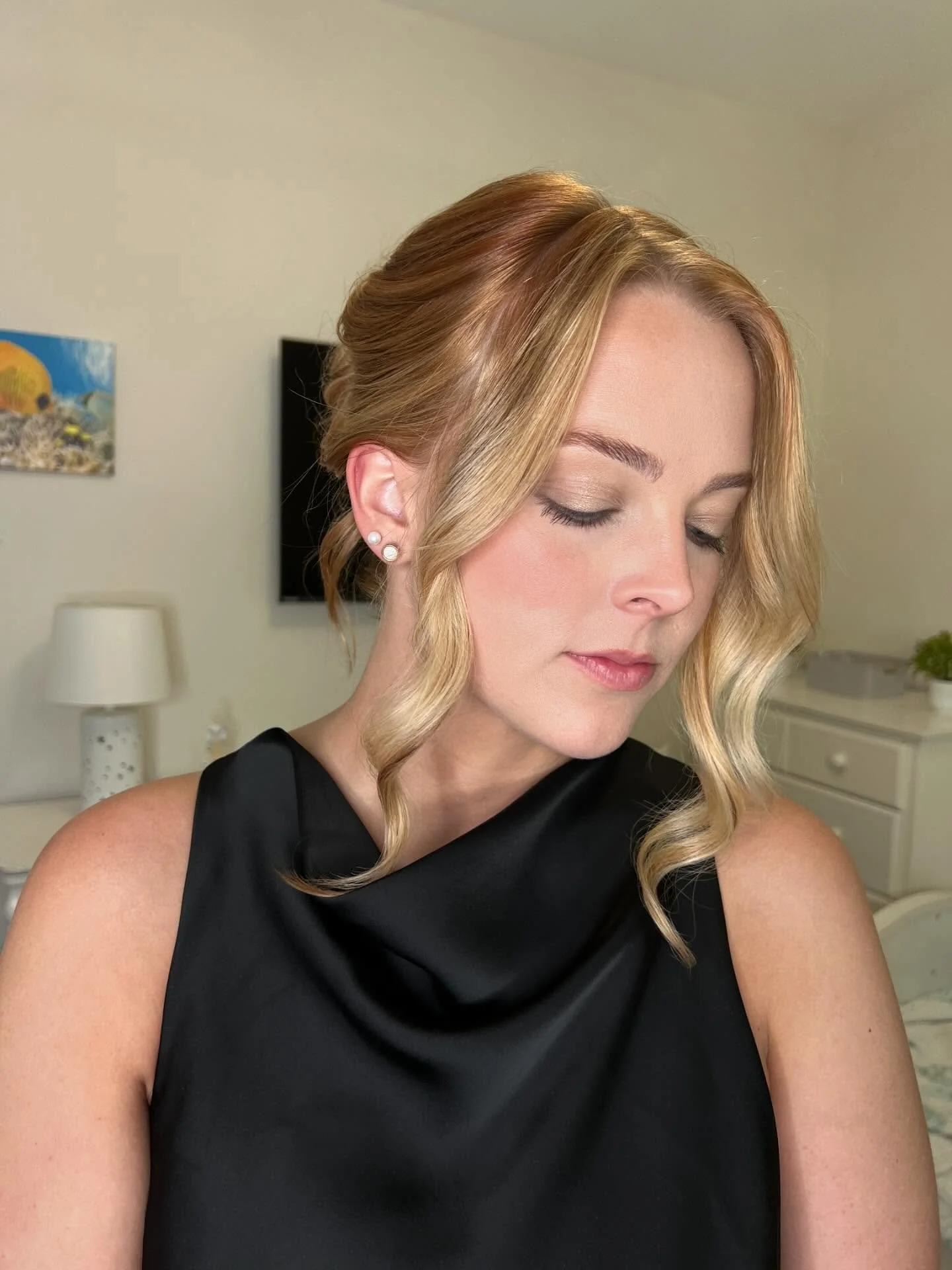 &bull;
How stunning is she?! Kept this look natural but still made her eyes POP!! ✨

We originally had her in a dark nude lip and she decided she wanted to keep the lips more natural and the result was perfection!

Reminder to always communicate with