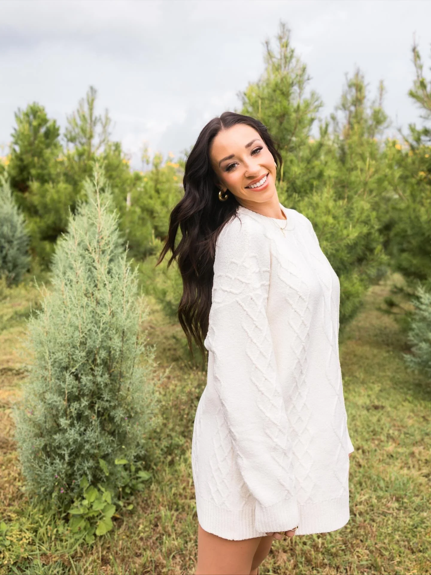 &bull;
Christmas mini shoot photos are in &amp; I am obsessed 😭😍🤍🎄✨