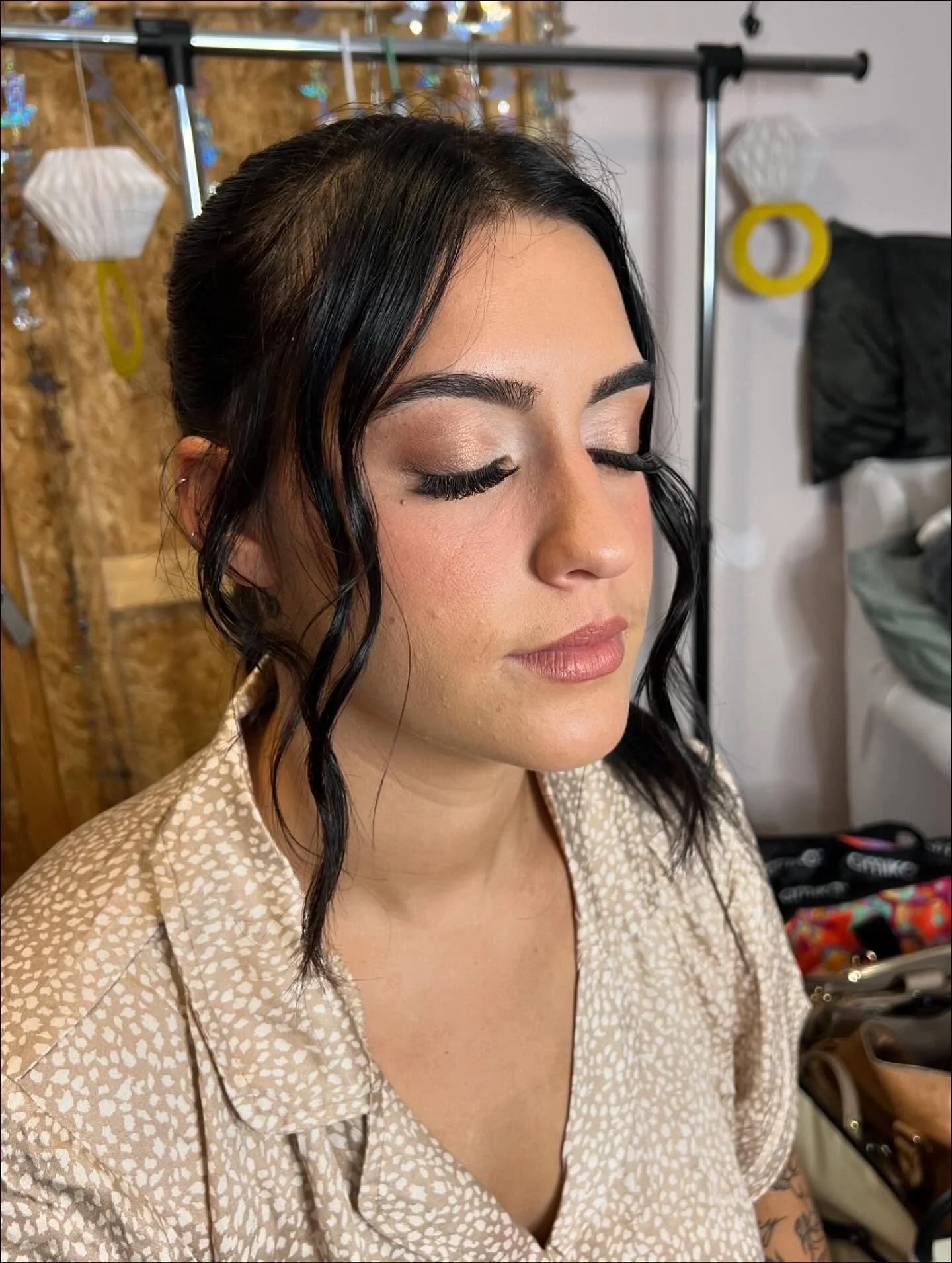 &bull;
this bridesmaid glam from this weekend was to die for 😍