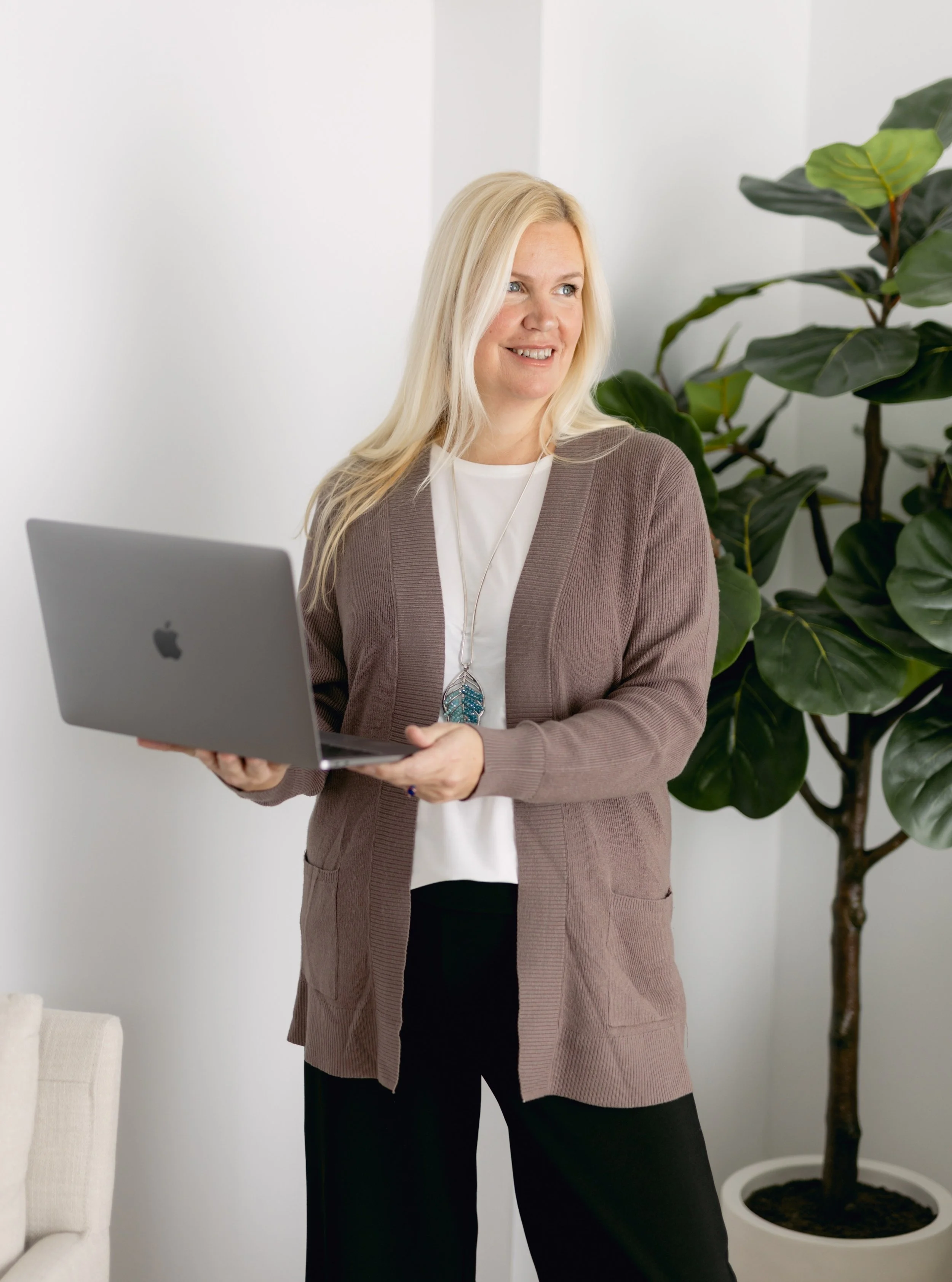 ✨ Meet Melissa ✨
We&rsquo;re so excited to officially introduce Melissa to the Fairapy team.
From the moment you meet Melissa, you notice how easy she is to talk to. She brings a calm, grounded presence into the room that helps people feel safe enoug