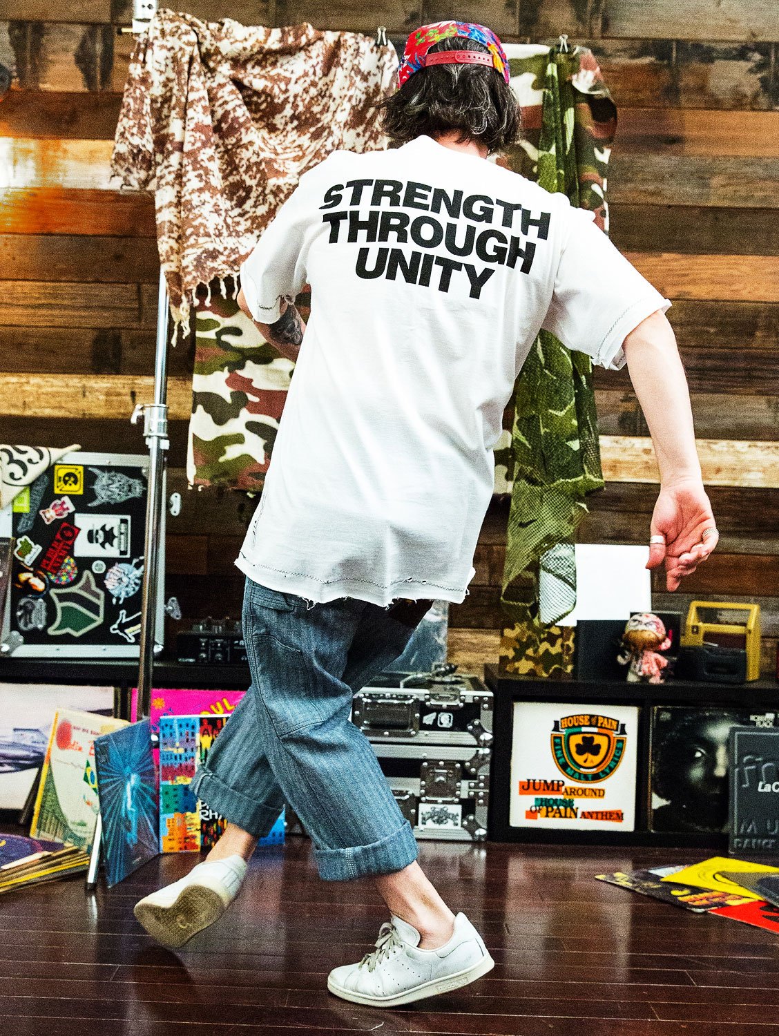 21_re_upcycling-lifestyle_strength-through-unity.jpg