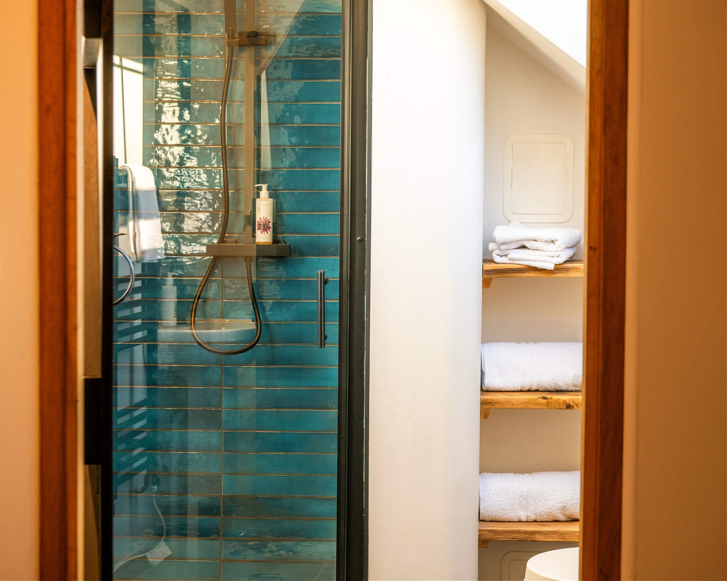 Tumbledown - Bathroom 1 (1).jpg