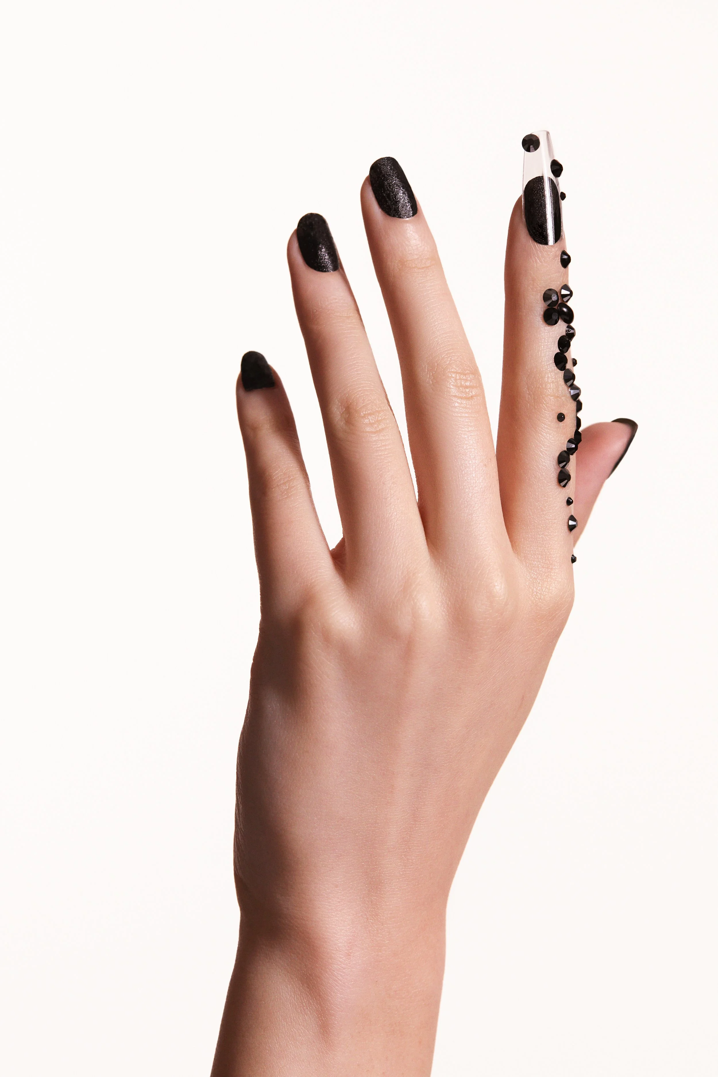 Allure_Fall_2023_Nail_Trends_Patent_Leather_23066.jpg