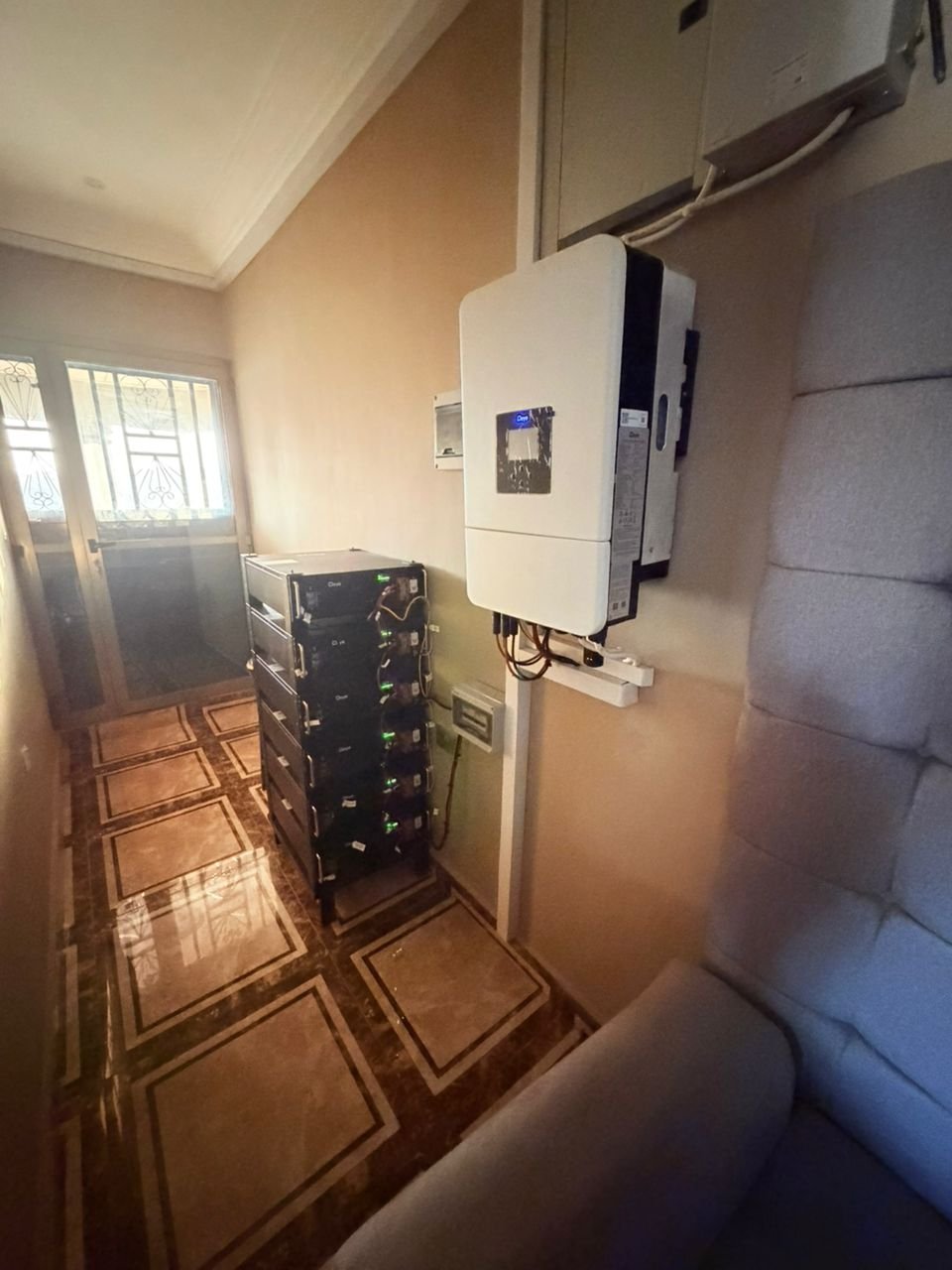 Residential - 8 kWp - Low Voltage - 30 kWh - Single phase