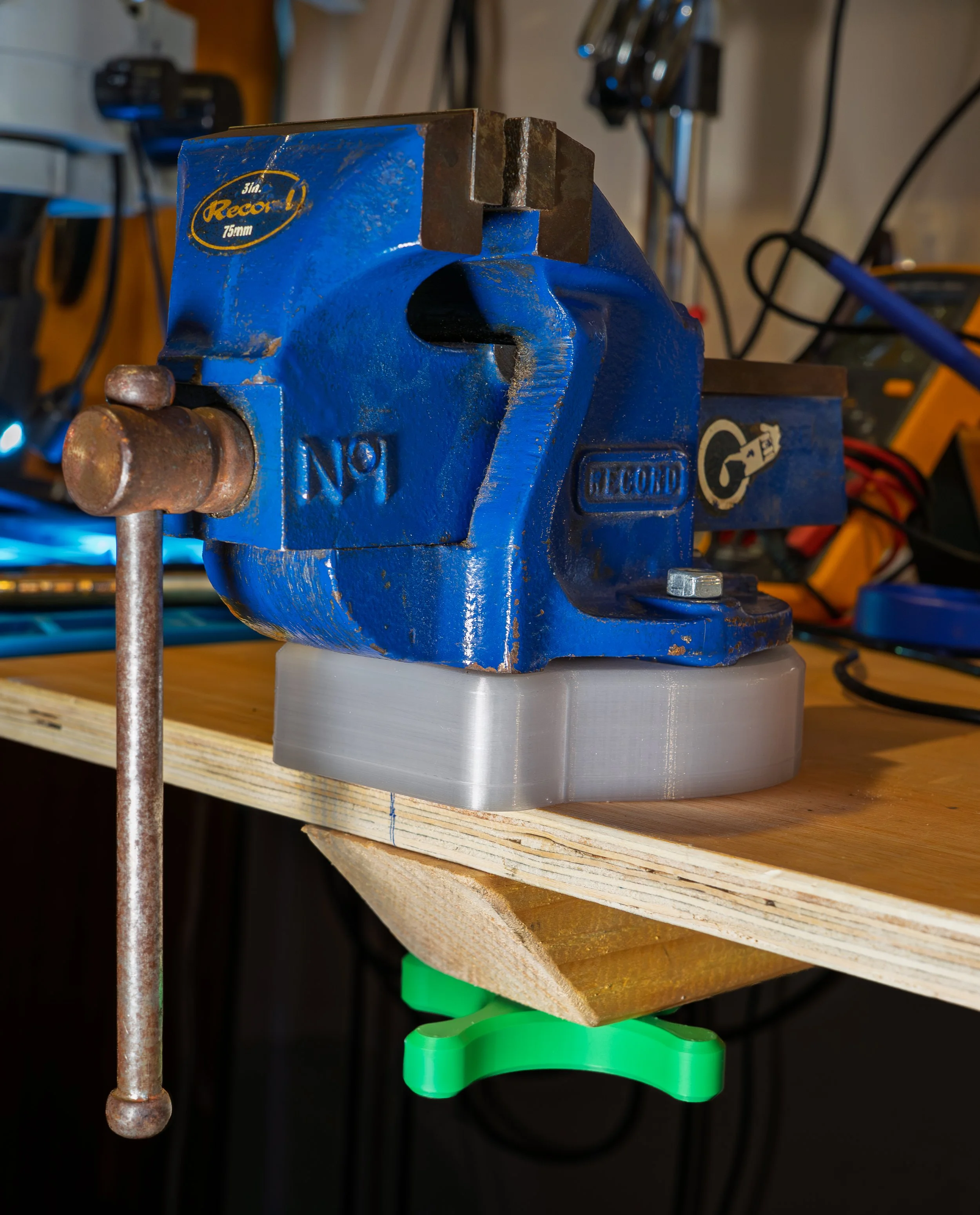 Vice desk mount