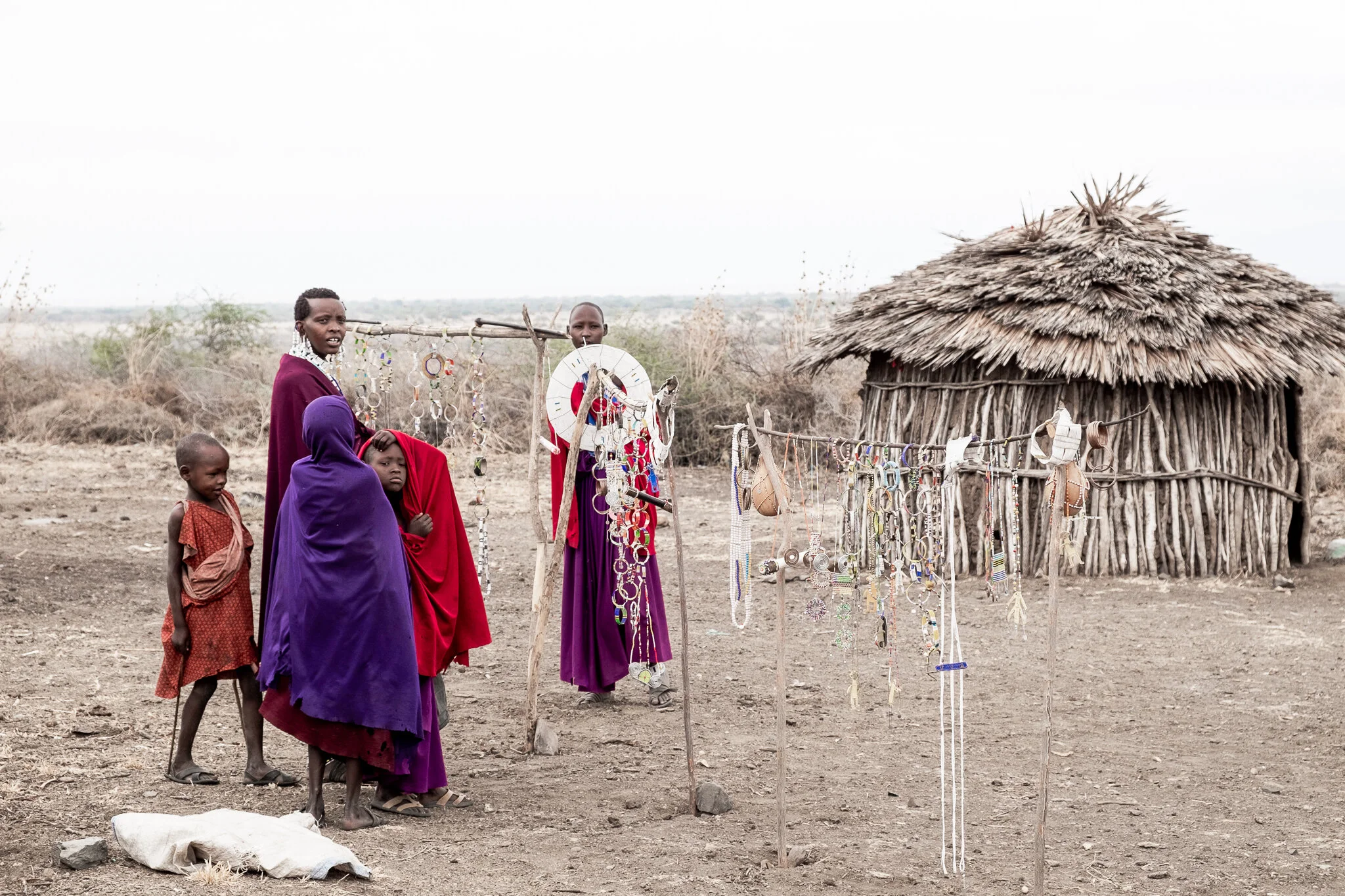 Maasai women in Tanzania make beautiful jewelry 