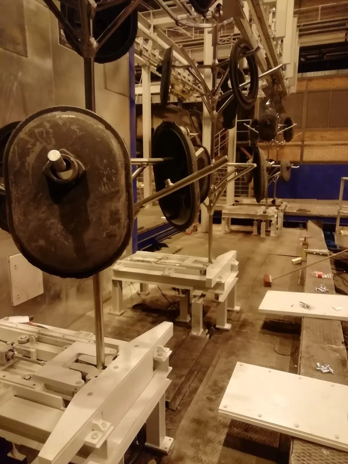 Power & Free PF150 Zentrierstation