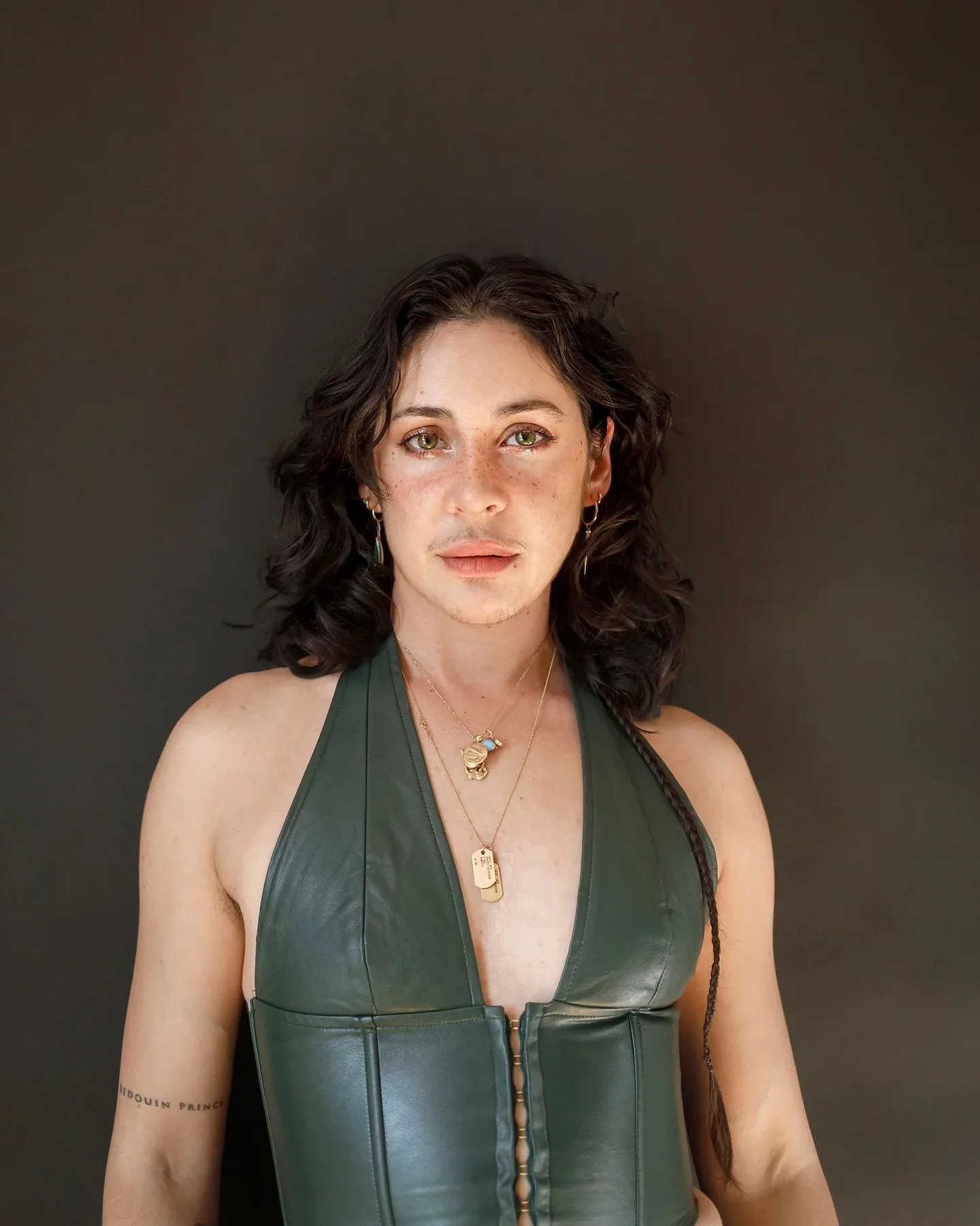 New author pic! 😘 thank you @laurencephilomene for the necessary update