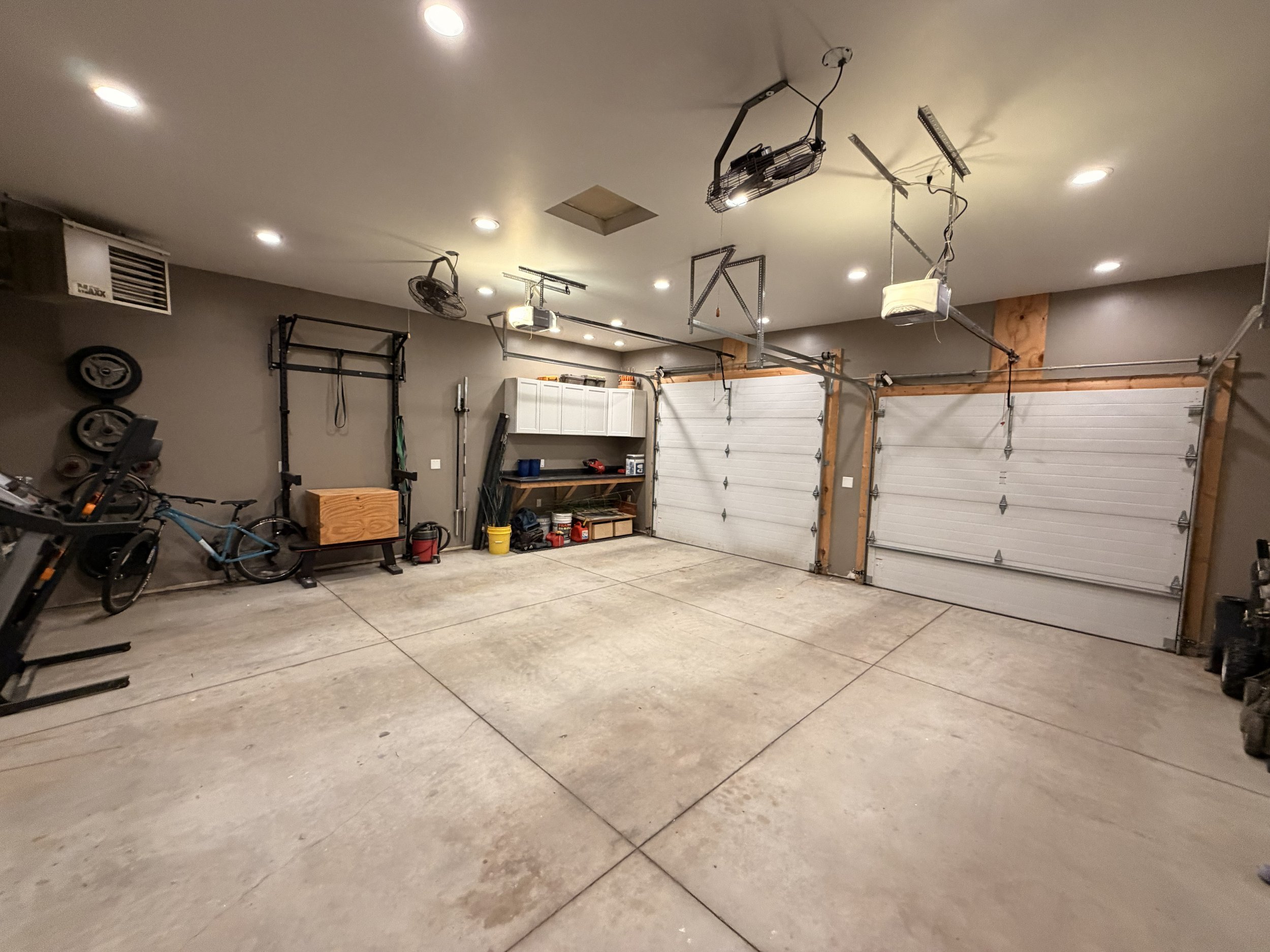 207 Walnut Garage.jpg