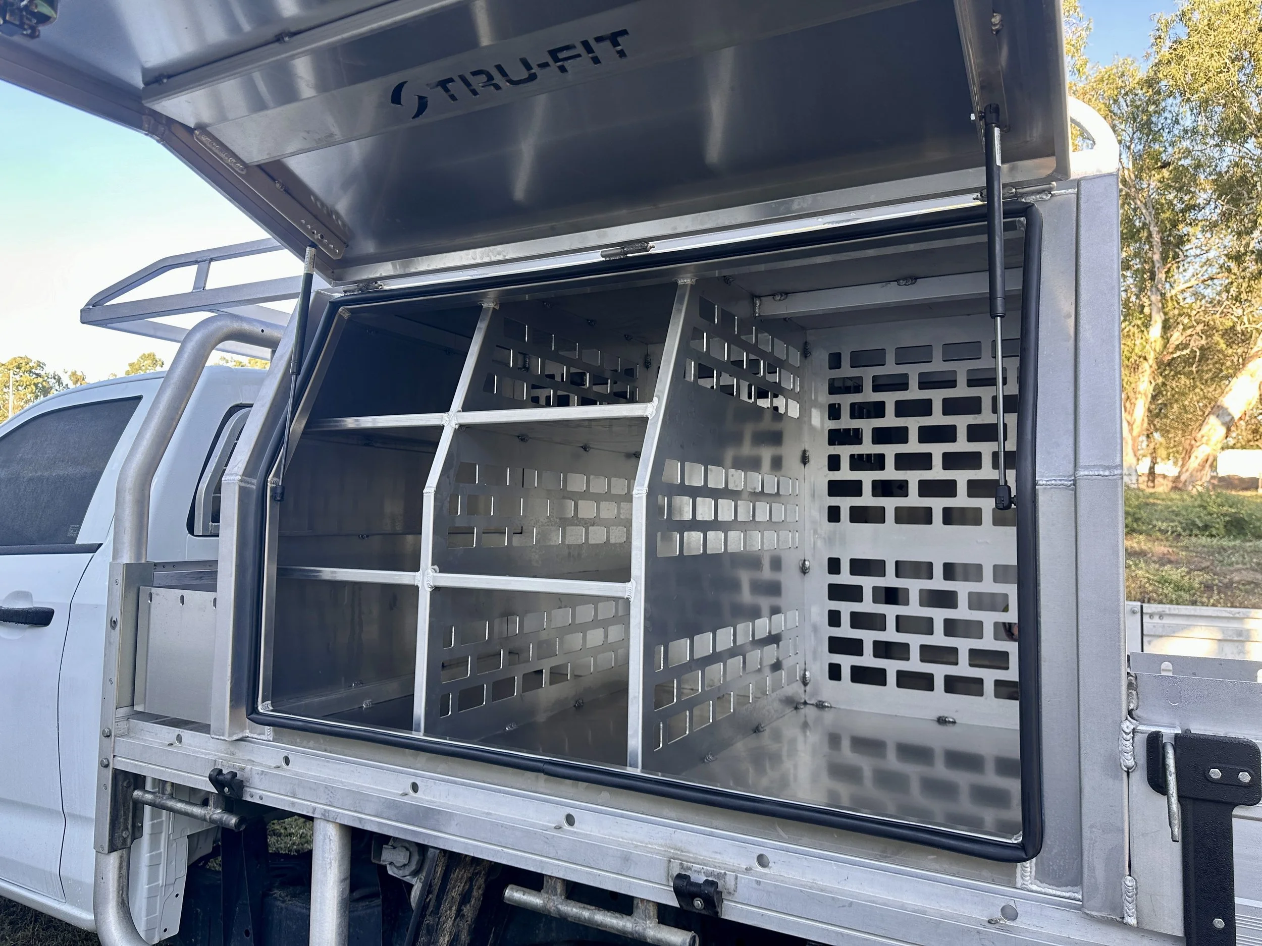 trufit-sheetmetal-ute-canopy-townsville-20.JPG