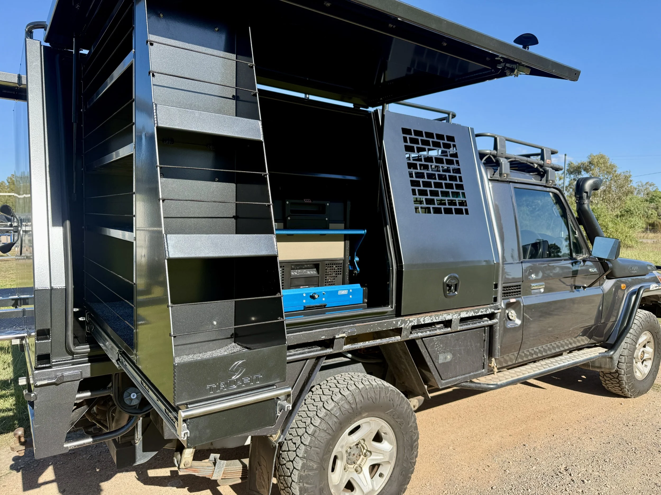 trufit-sheetmetal-ute-canopy-townsville-1.JPG