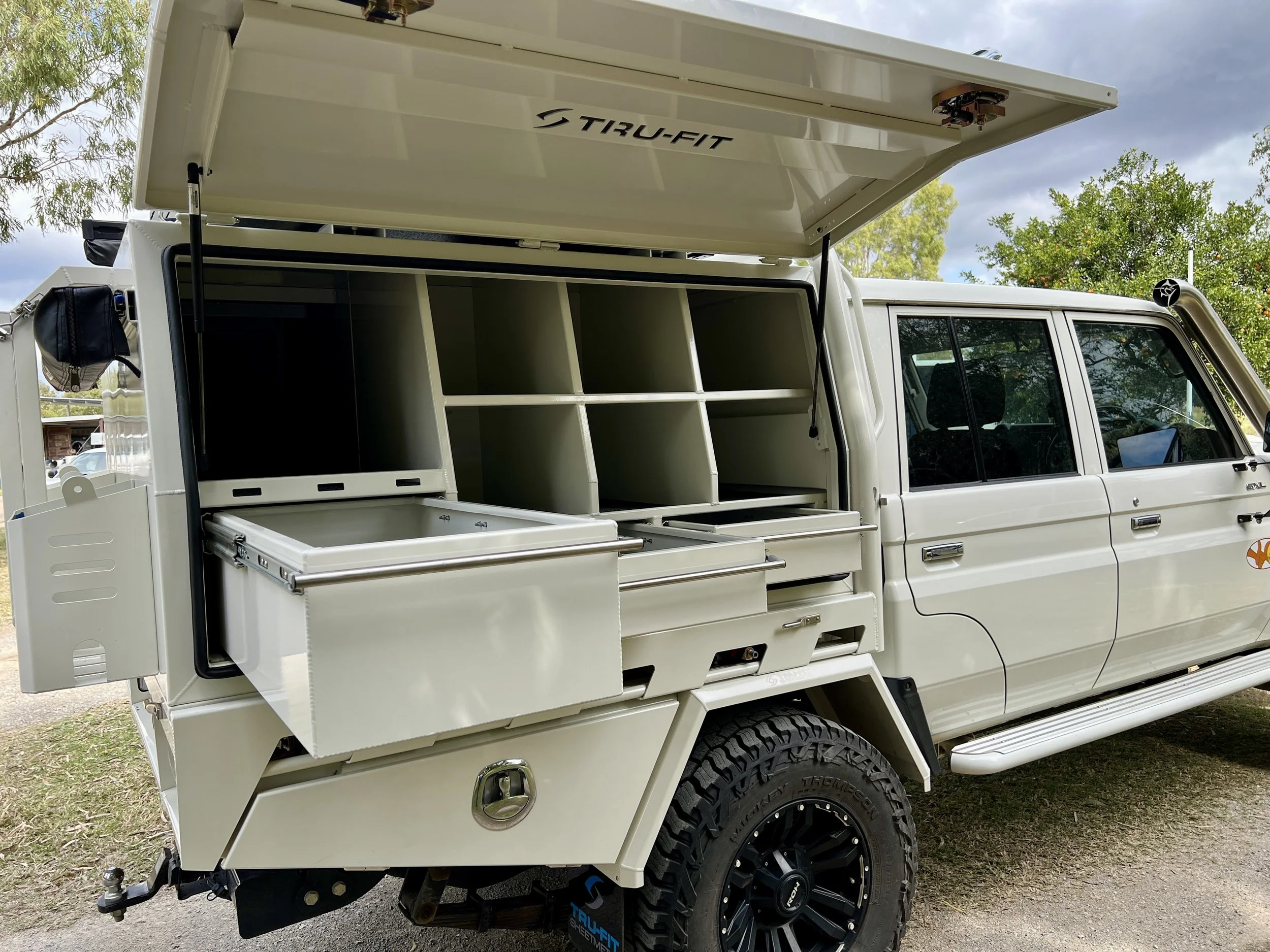 trufit-sheetmetal-ute-canopy-townsville-8.JPG