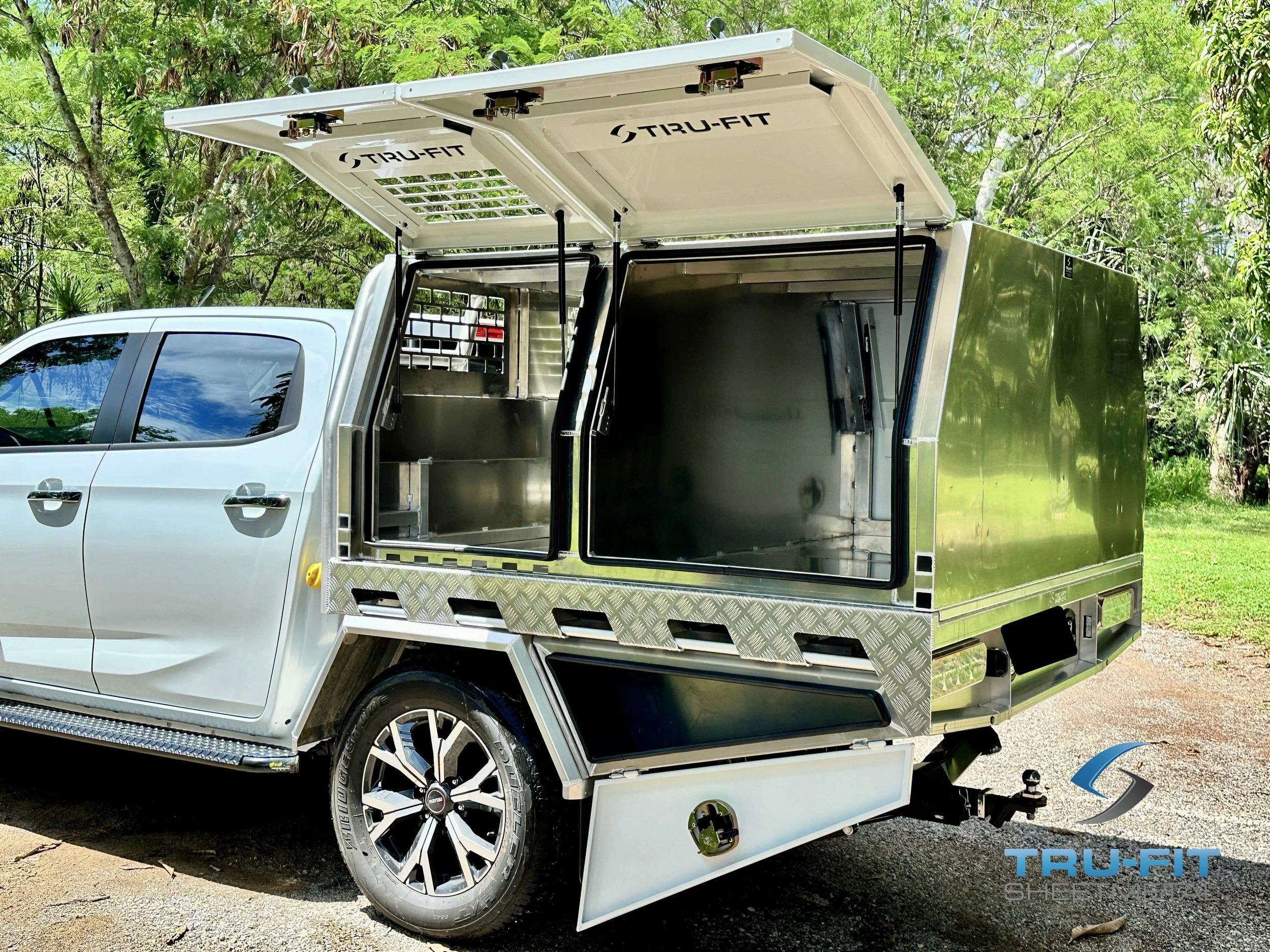 trufit-sheetmetal-ute-canopy-townsville-17.jpg