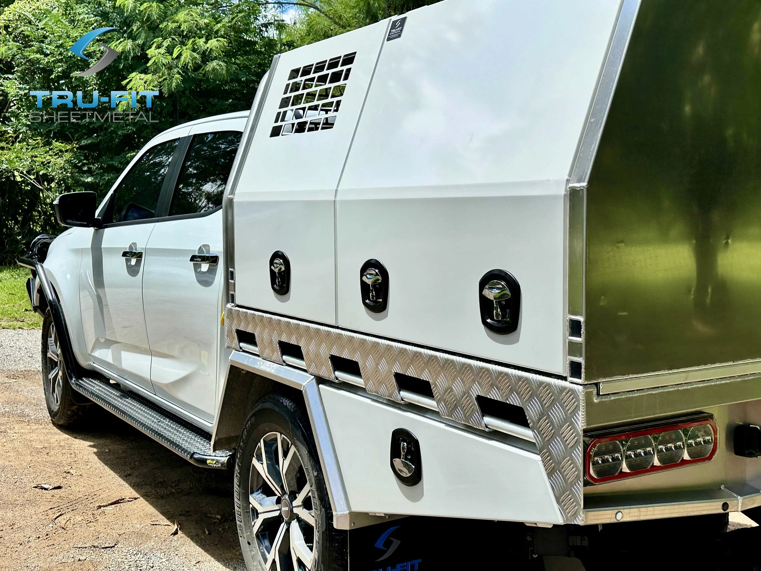 trufit-sheetmetal-ute-canopy-townsville-15.jpg