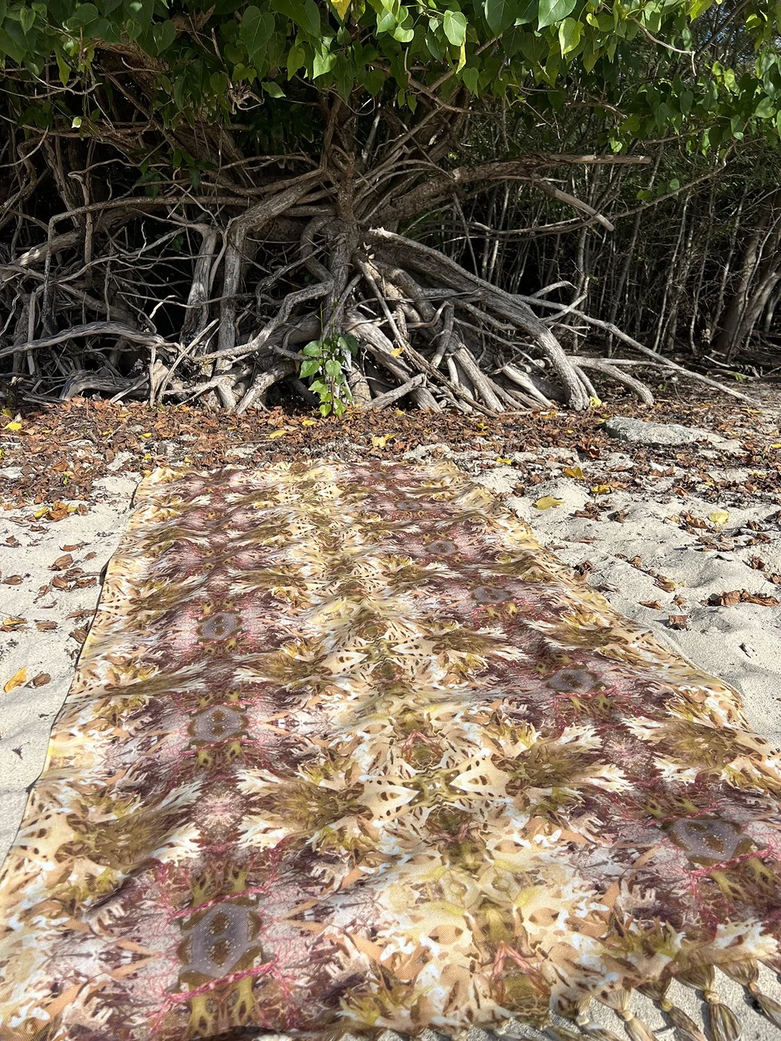 Symmagery Cush Seaweed Beach Cloth