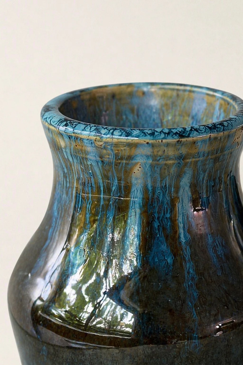 dark castille case_tommy_truong_2.jpg