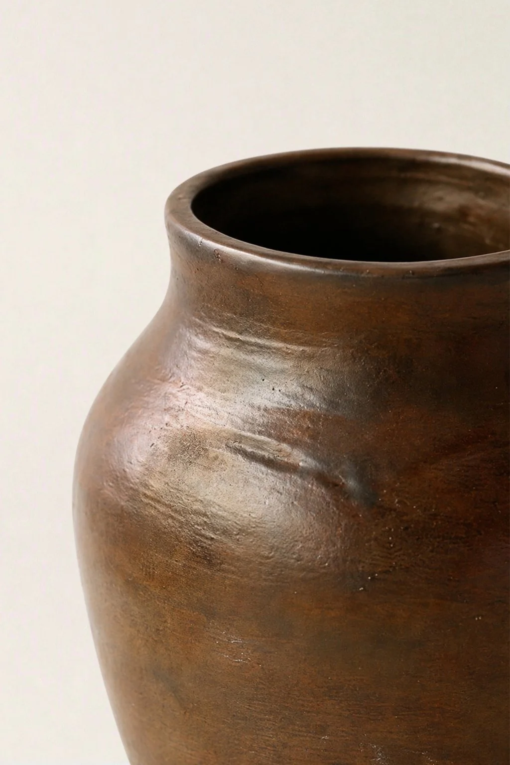 black walnut vase_tommy_2.jpg