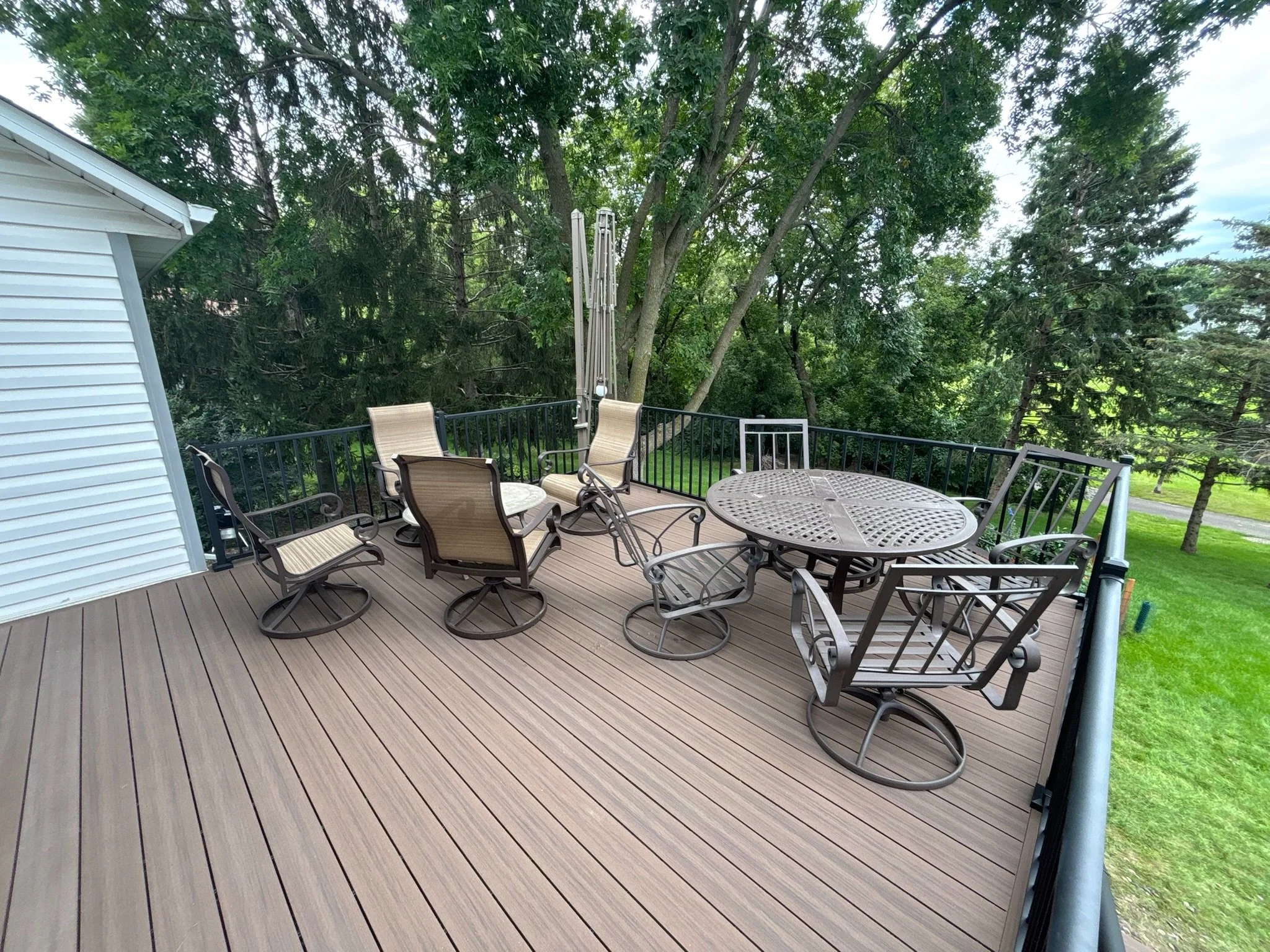 Trex deck designed for relaxing and entertaining in Woodbury MN.JPG